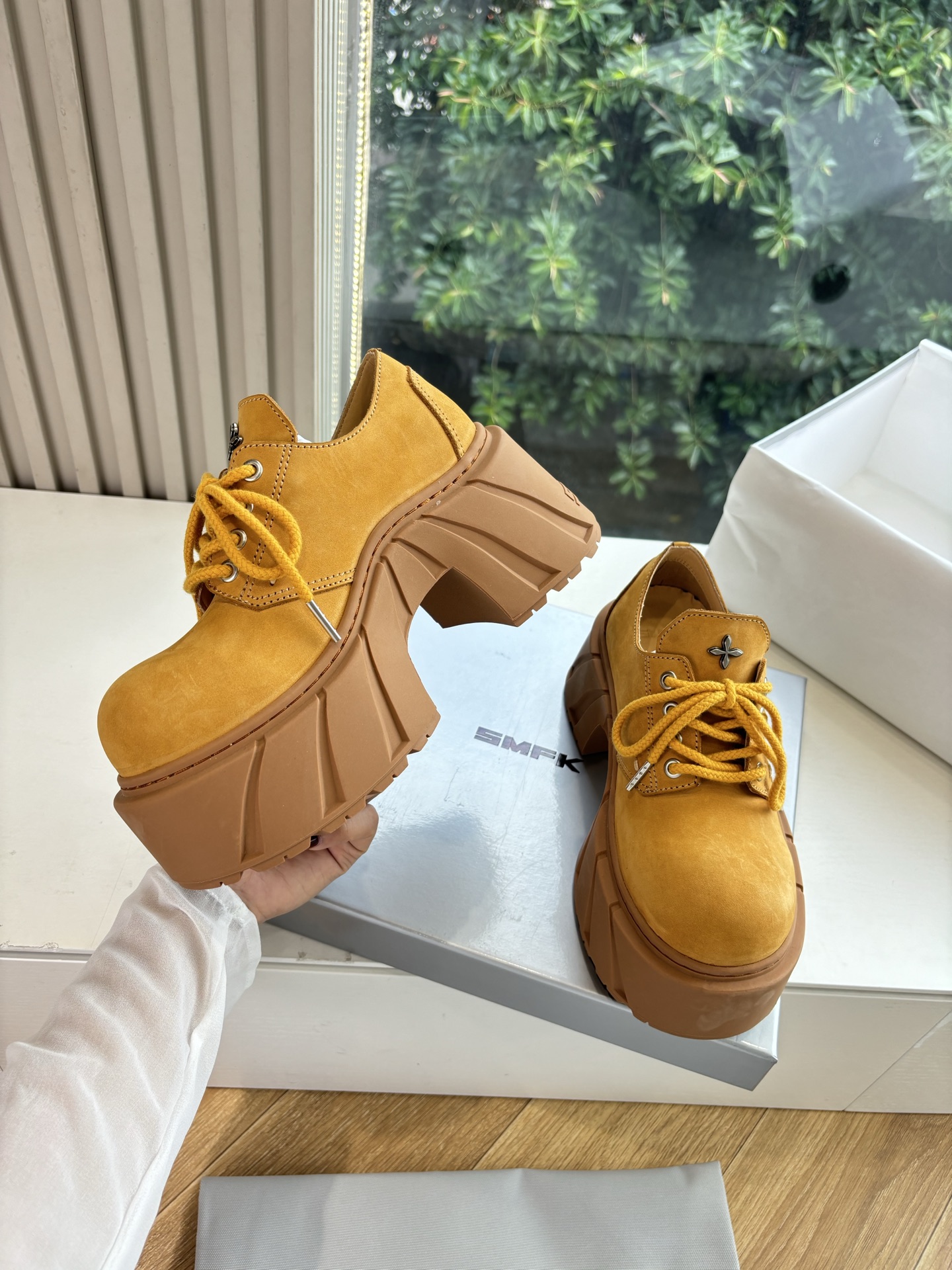 SMFK’s 2025 High-Cut Sneakers: Fashionable, Comfortable, and Invincible - 图片 5