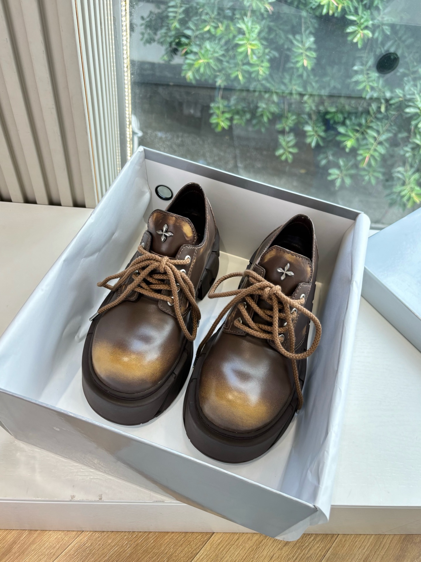 2025 SMFK High-Cut Sneakers: Stylish, Invincible, Net Red Stars.