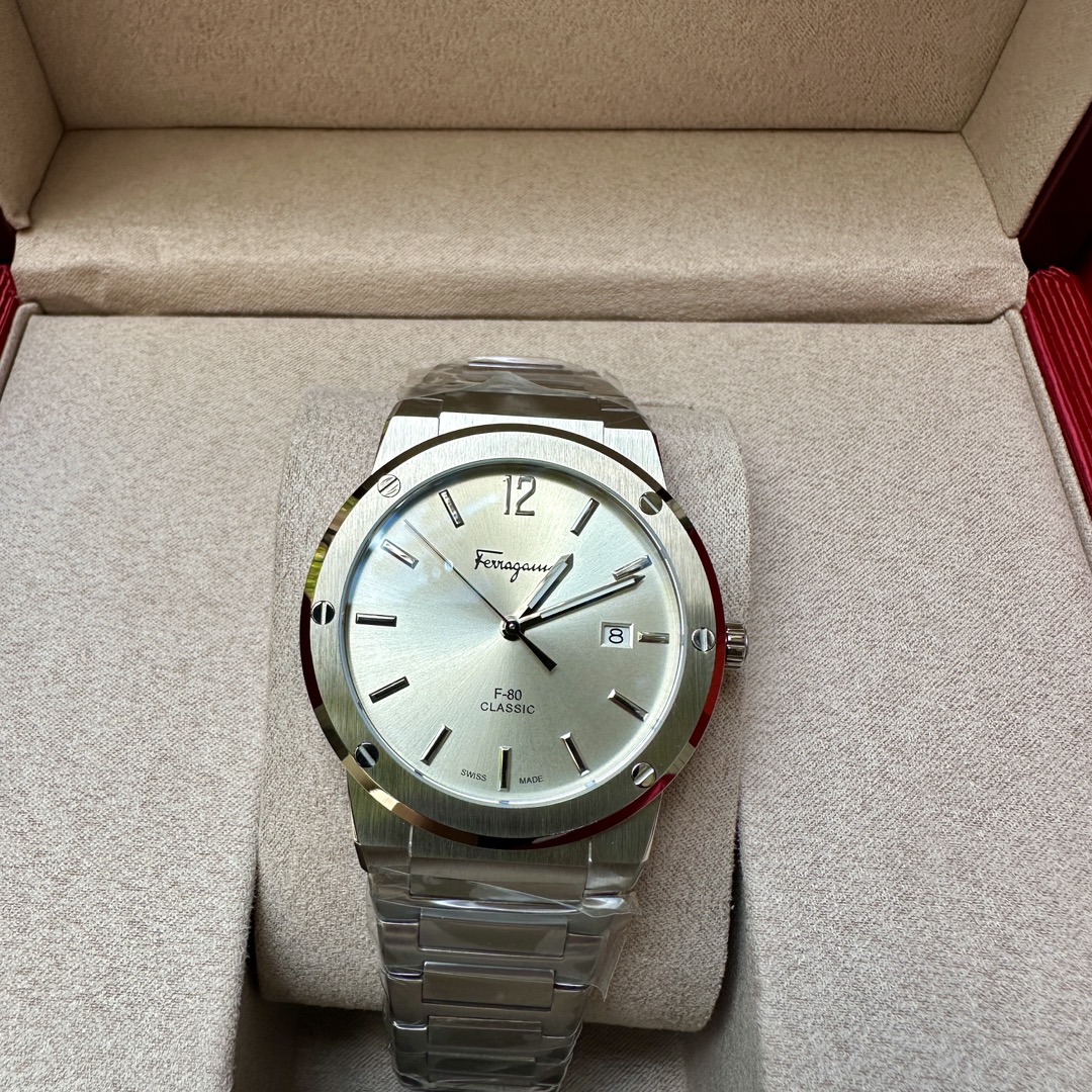 批💰700 菲拉格慕F80 石英男表，瑞士机芯，表径41mm，防炫目蓝宝石镜面（反光见蓝色），316L不锈钢拉丝表壳 表带  防水50m，现货好价出