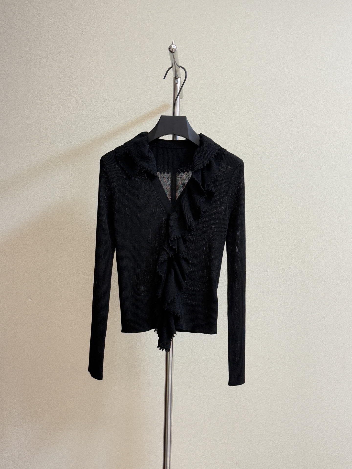 Dior Early Autumn Lace Knit Cardigan with Detachable Buttons - Elegant Style 2 i1755141215971 9561 0 0