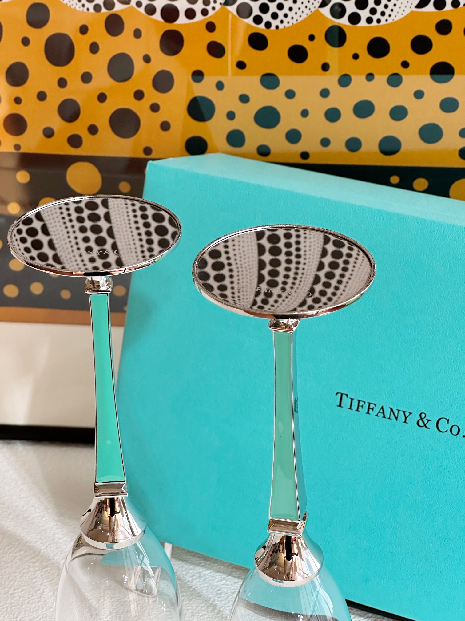 the base is engraved with the signature Tiffany logo - Comprehensive 5