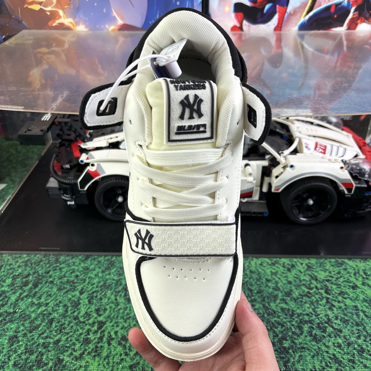放店✅💰100 MLB粘带米黑


03 高版本套楦工艺 正确版型 尺码36-44男女码现货