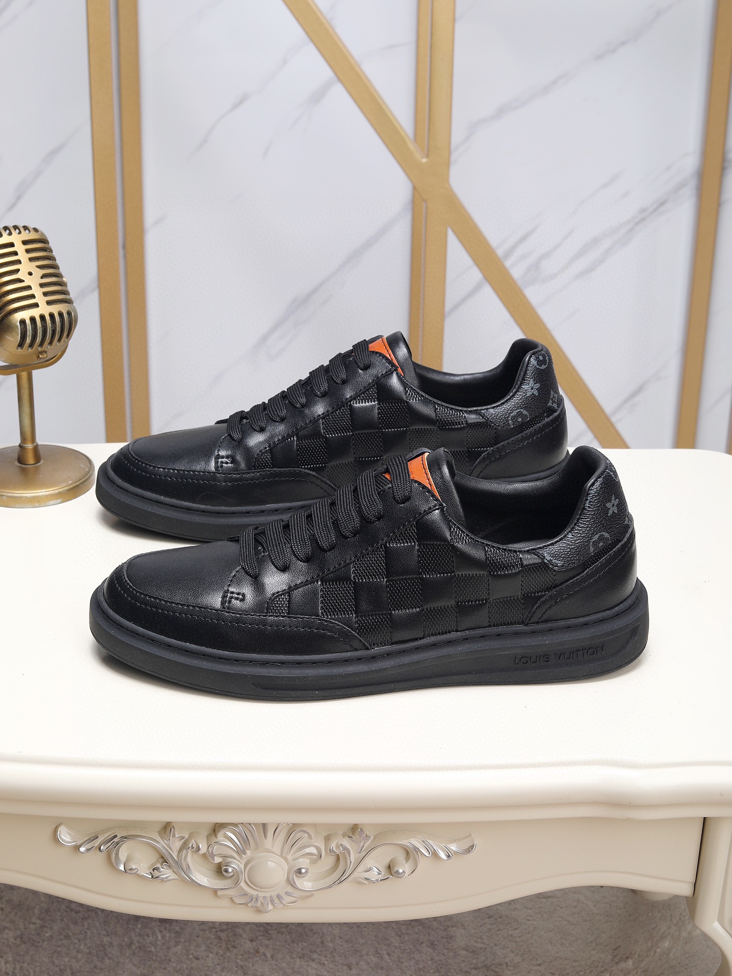 NO:270956,Real price Lv official website latest fashion casual men's shoes, hot style simple and atmospheric, exclusive to trendy men. The latest brand element elements Guqi original decoration, fashionable and generous, original fabric cowhide breathable net inside, official website designated wear-resistant casual sole, counter classic style real shot 38-44. Custom made 45, 46,, louis vuitton, cowhide19860909实价 Lv 官网最新款时尚休闲男鞋,爆款版型简洁大气,潮男专属.独有的官网最新品牌元素元素古奇原版装饰,时尚又大方,面料原版牛皮透气网内里,官网指定耐磨休闲大底,专柜经典款实物拍摄38-44.可定做45,46,,louis vuitton,cowhide,Men's shoes