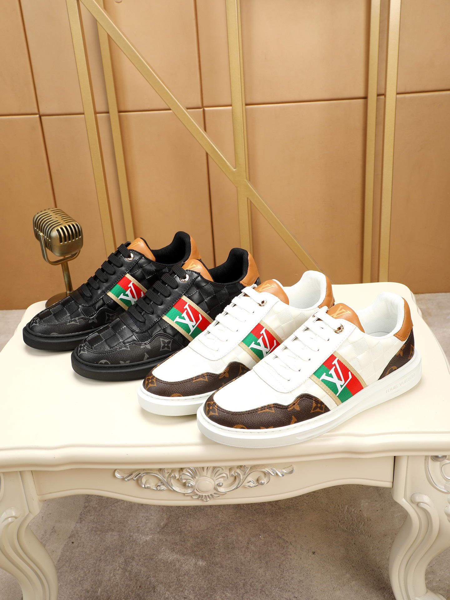 NO:270951,Real-price (Lv) official website latest style casual and fashionable men's shoes, hot style simple and atmospheric, exclusive to trendy men. The latest brand element elements Guqi original decoration, fashionable and generous, original fabric cowhide sheepskin inner lining, official website designated wear-resistant casual sole, counter classic style real shot 38-44,,louis vuitton, cowhide, sheepskin19860909实价（Lv）官网最新款 休闲时尚男鞋,爆款版型简洁大气,潮男专属.独有的官网最新品牌元素元素古奇原版装饰,时尚又大方,面料原版牛皮羊皮内里,官网指定耐磨休闲大底,专柜经典款实物拍摄38-44,,louis vuitton,cowhide,sheepskin,Men's shoes