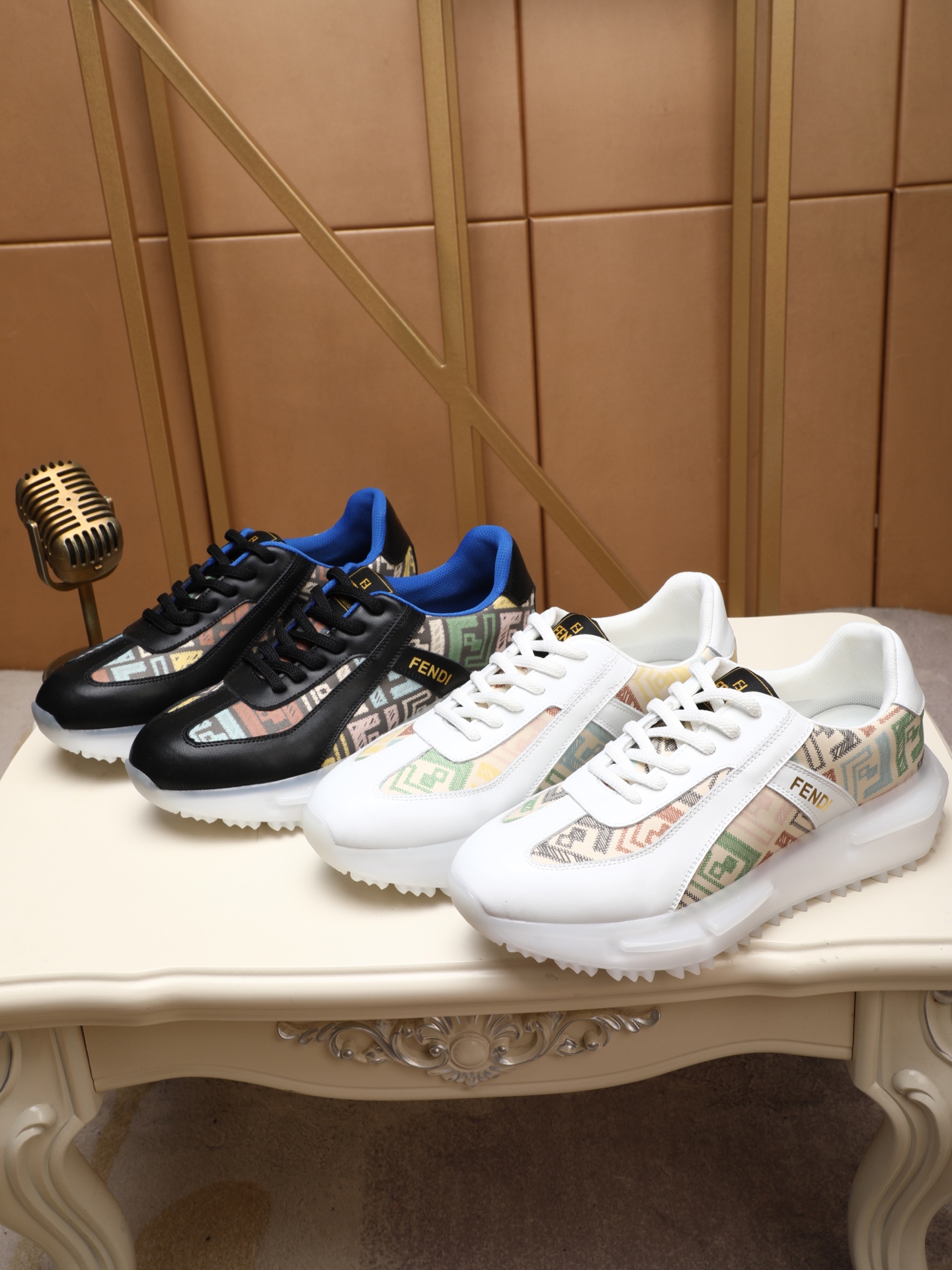 NO:283461,Real price [Fendi] super cool, three-dimensional and handsome shoe shape, exquisite and perfect car line and details!  The special material of cowhide is very soft and breathable!  Anti-slip, wear-resistant, rubber-resistant outsole!  A single item with a handsome appearance and super comfortable look!  38-44,,fendi,cowhide19860909实价【芬迪】超飒 鞋型立体帅气,车线和细节精致完美！牛皮拼特殊材质柔软非常,透气皮里！防滑耐磨防橡胶大底！帅气外观兼具超高舒适度的单品！38-44,,fendi,cowhide,Men's shoes