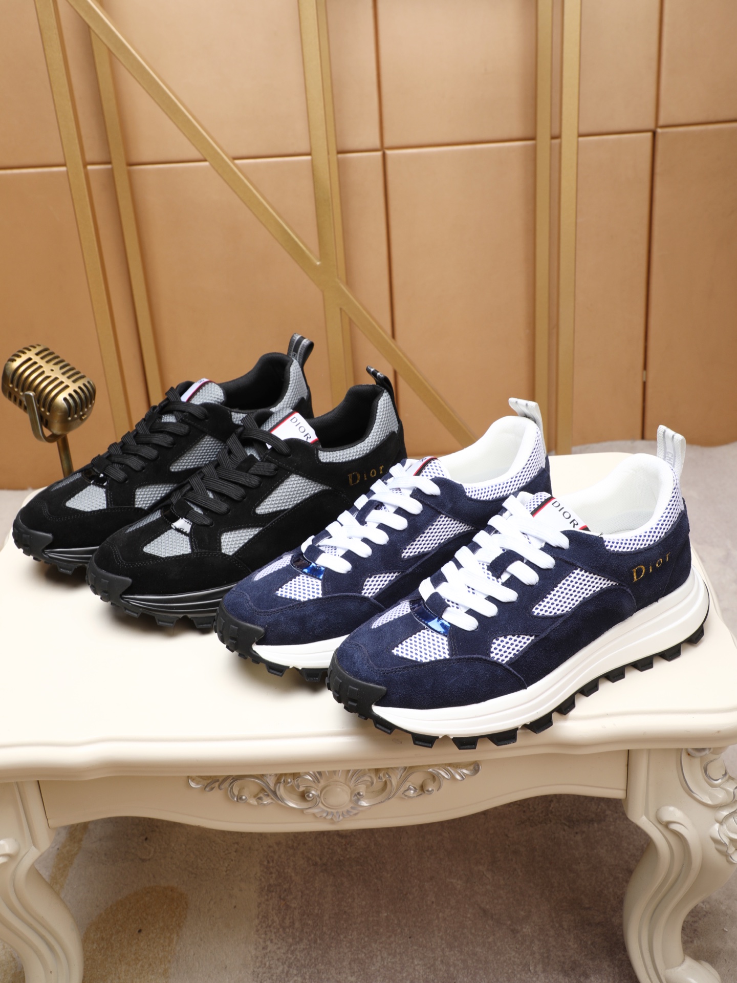 NO:283455,Real price [Dio] super cool, three-dimensional and handsome shoe shape, exquisite and perfect car line and details!  The special material of cowhide is very soft and breathable!  Anti-slip, wear-resistant, rubber-resistant outsole!  A single item with a handsome appearance and super comfortable look!  38-44,,dior,cowhide19860909实价【迪奥】超飒 鞋型立体帅气,车线和细节精致完美！牛皮拼特殊材质柔软非常,透气皮里！防滑耐磨防橡胶大底！帅气外观兼具超高舒适度的单品！38-44,,dior,cowhide,Men's shoes