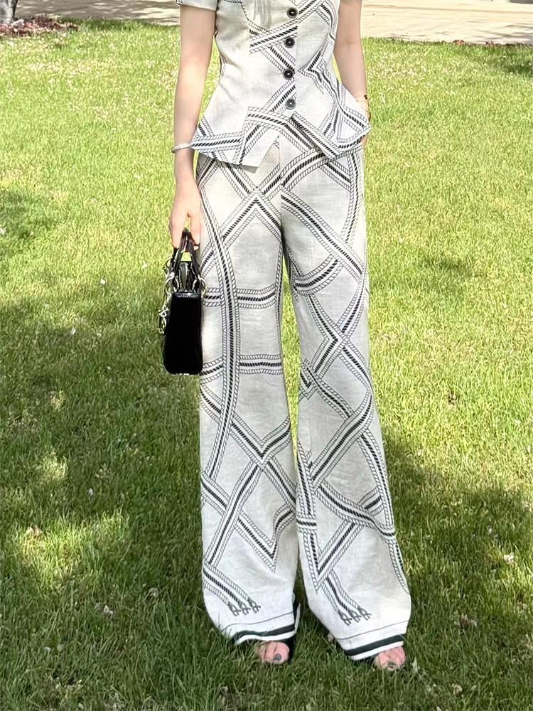 Stylish High-Quality Women’s Suits for Summer, Various Sizes Available - 图片 4