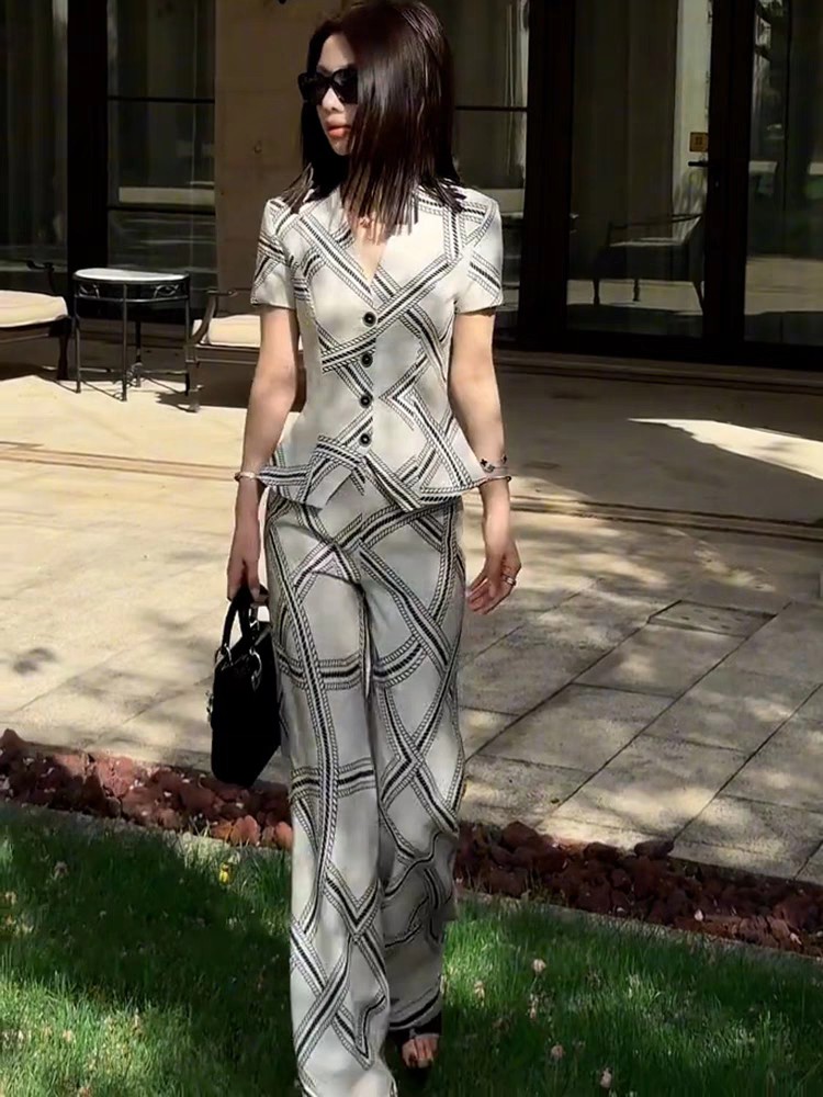 Stylish High-Quality Women’s Suits for Summer, Various Sizes Available - 图片 6