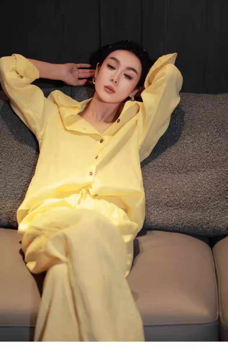 Fashionable Women’s Suit with Exchange Support, High-Quality Packaging, and Battery Recommendation. - 图片 2