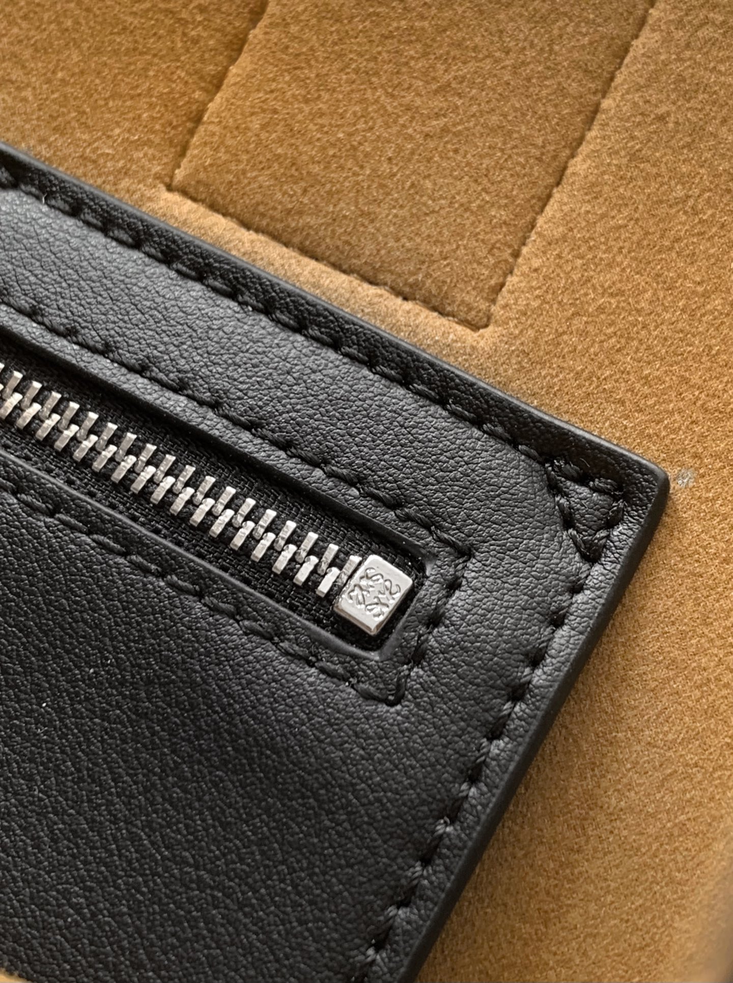 Loewe Loewe Buckle Tote