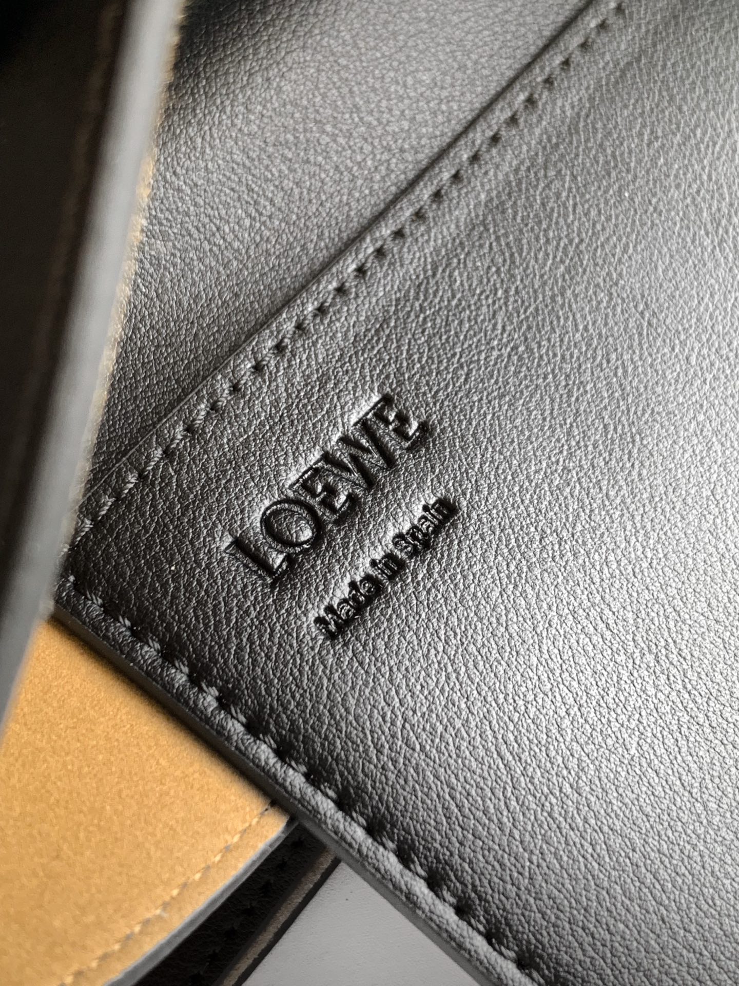 Loewe Loewe Buckle Tote
