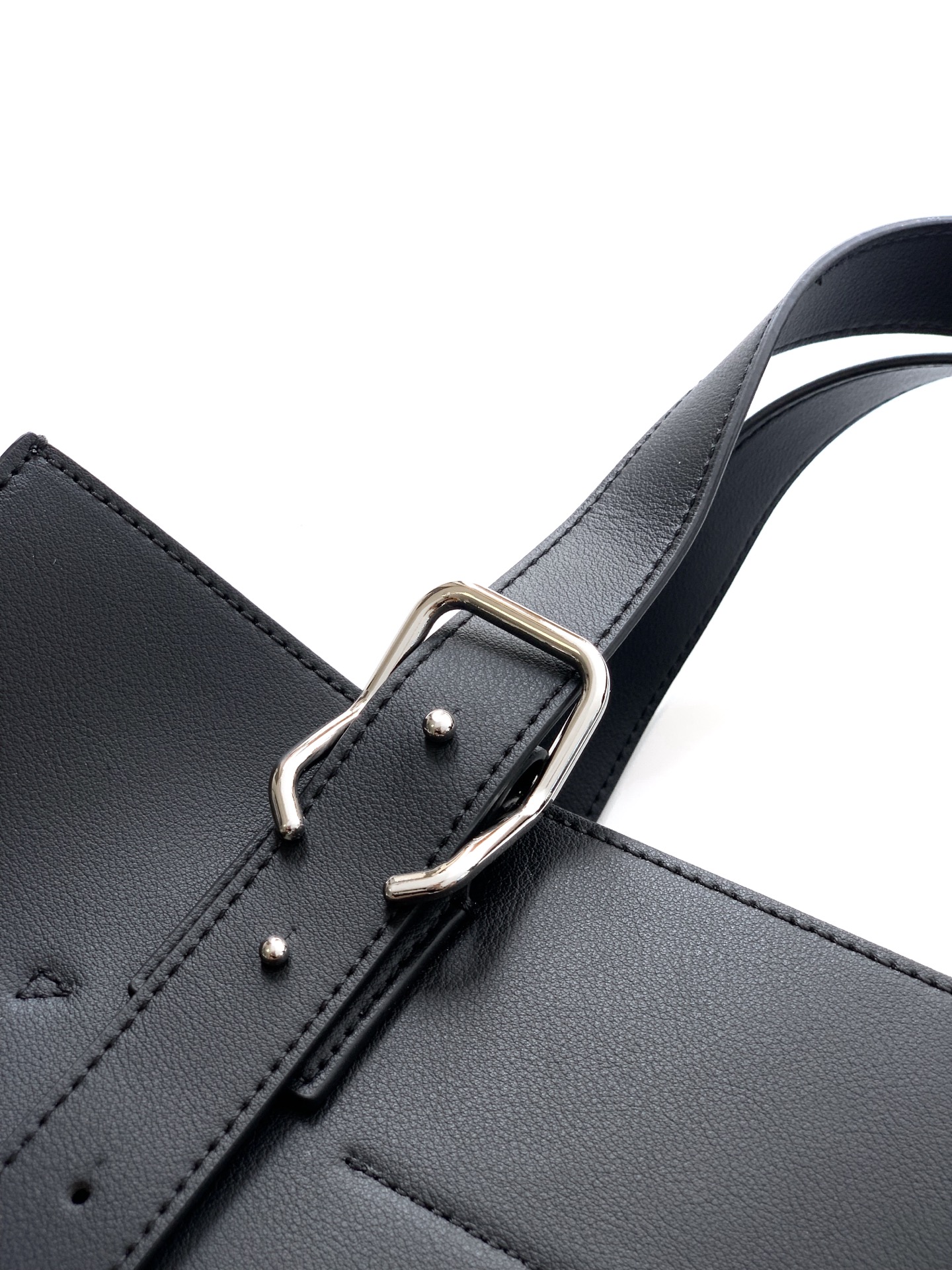 Loewe Loewe Buckle Tote