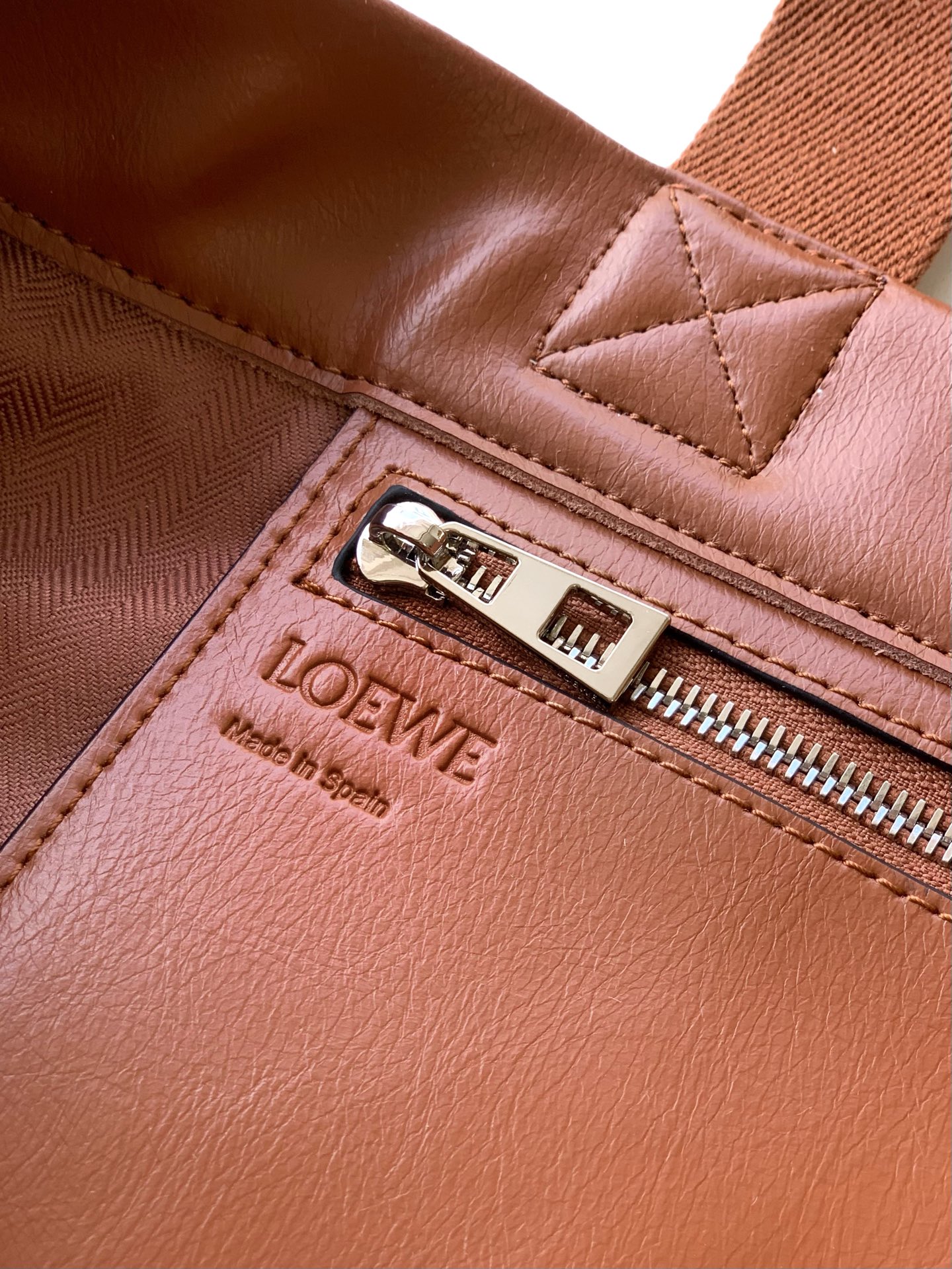 Loewe 重新定义罗威风格