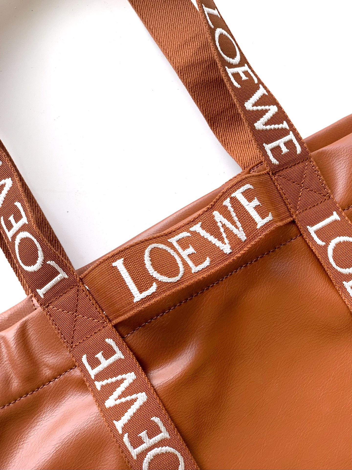 Loewe 重新定义罗威风格
