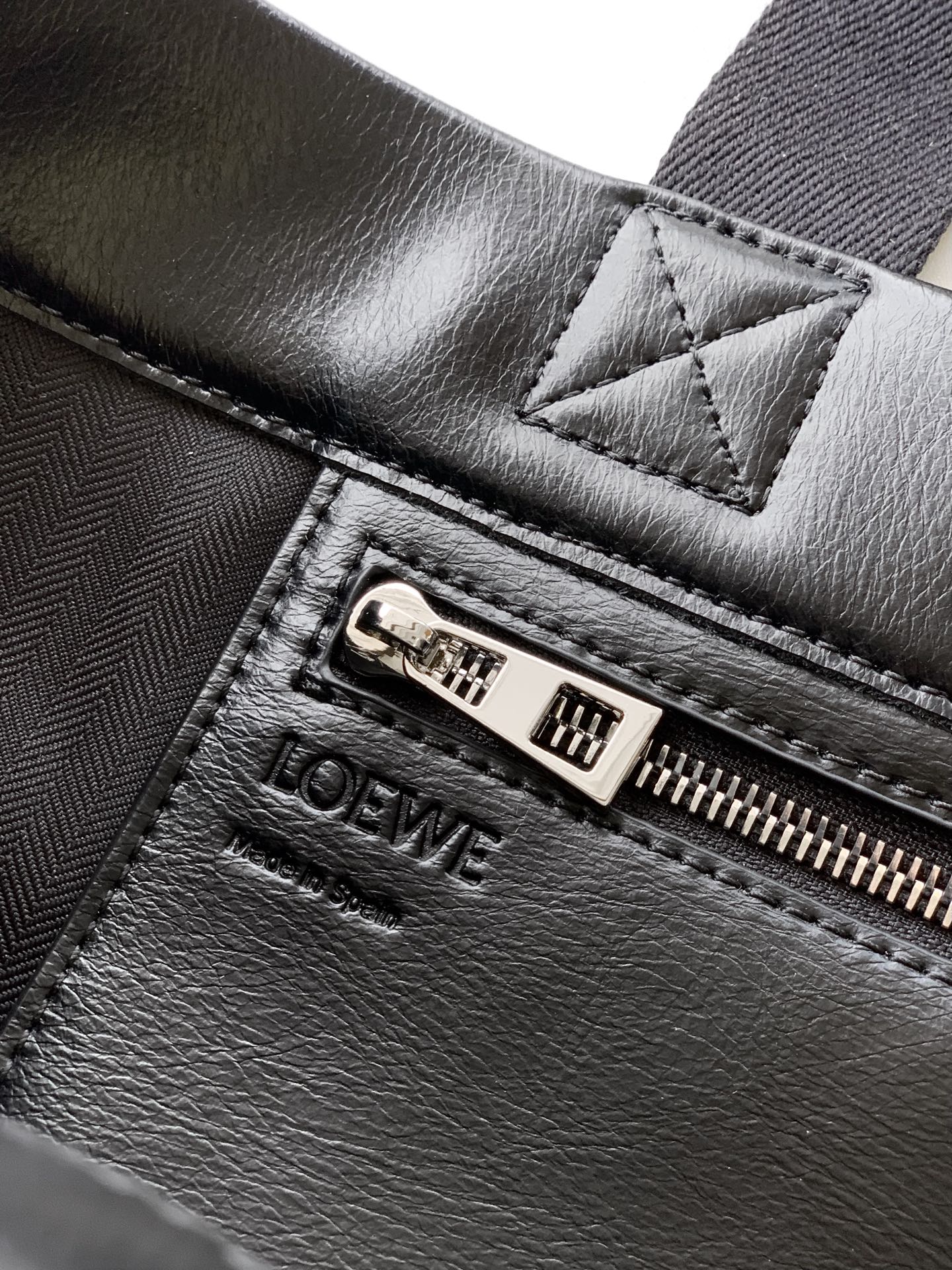 Loewe 重新定义罗威风格