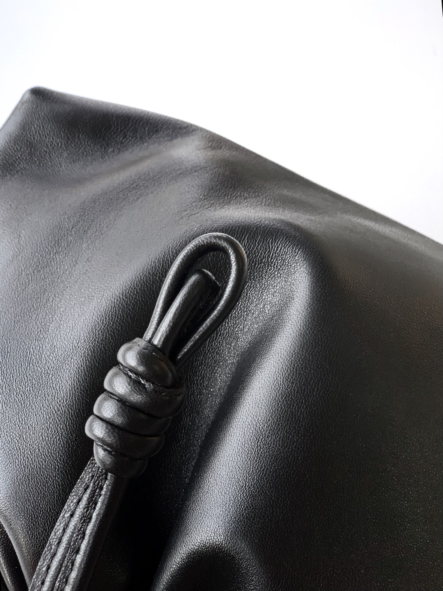 Loewe 24ss “𝙁𝙡𝙖𝙢𝙚𝙣𝙘𝙤 𝙋𝙪𝙧𝙨𝙚”
