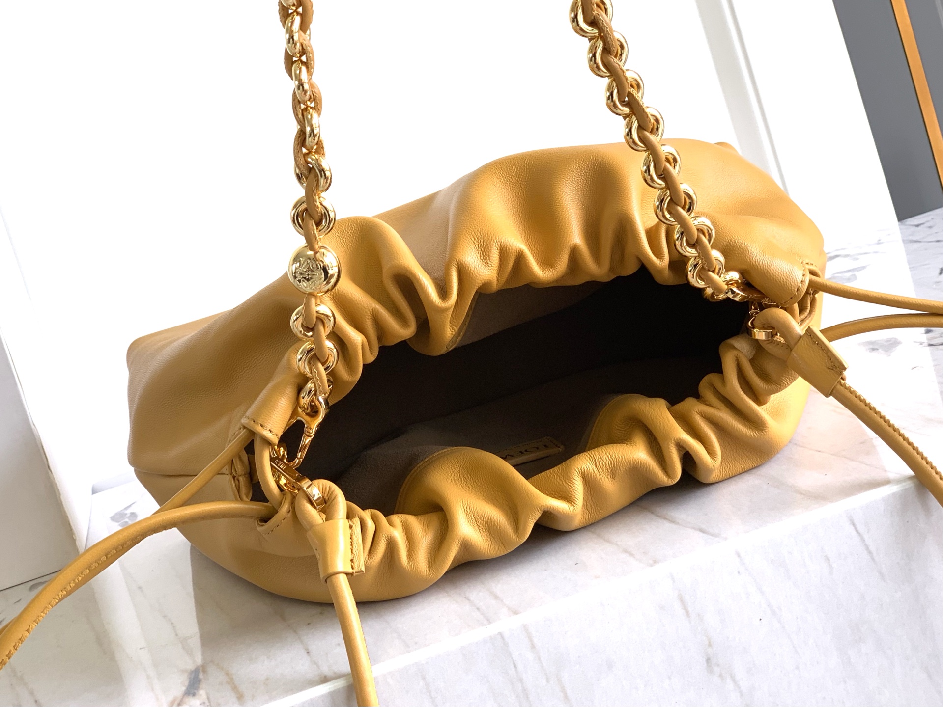 Loewe 24ss “𝙁𝙡𝙖𝙢𝙚𝙣𝙘𝙤 𝙋𝙪𝙧𝙨𝙚”