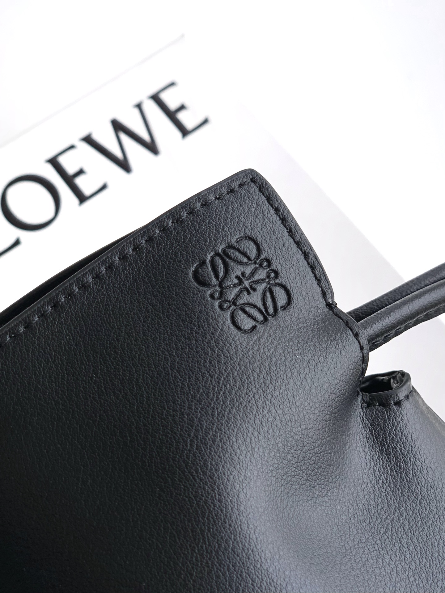 Loewe Flamenco clutch 迷你