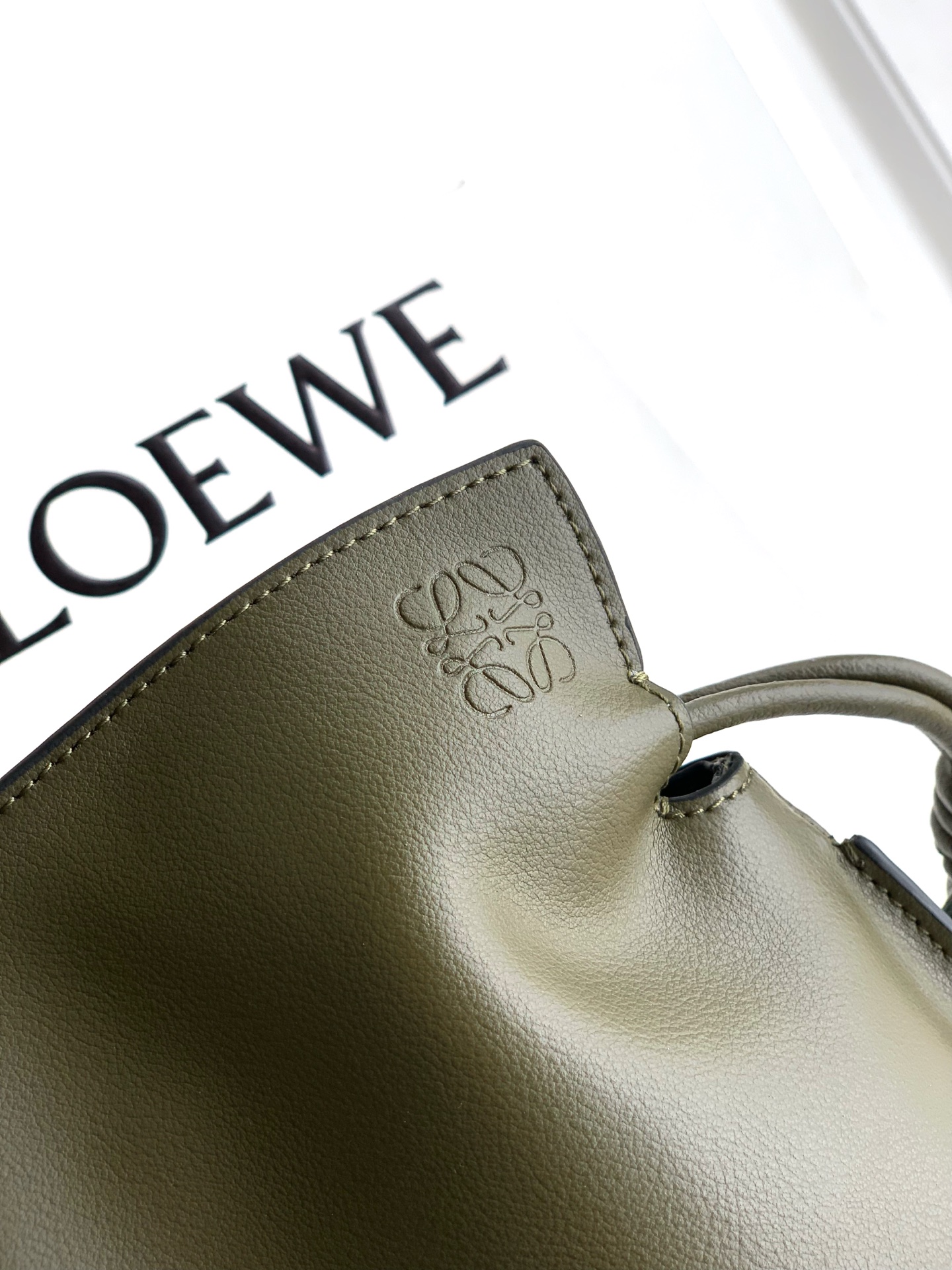 Loewe Flamenco clutch 迷你