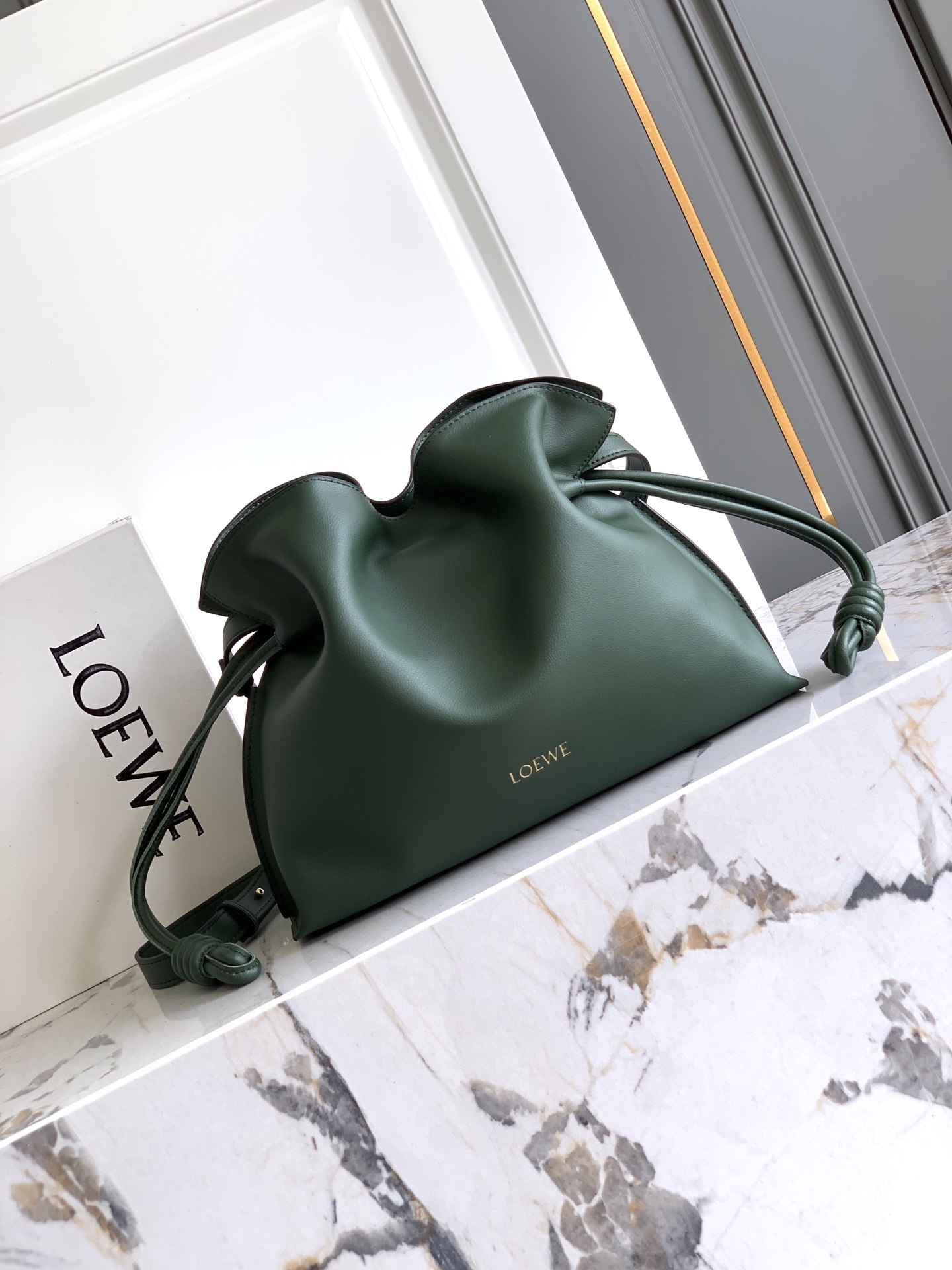 Loewe 大号Flamenco clutch “升级版”