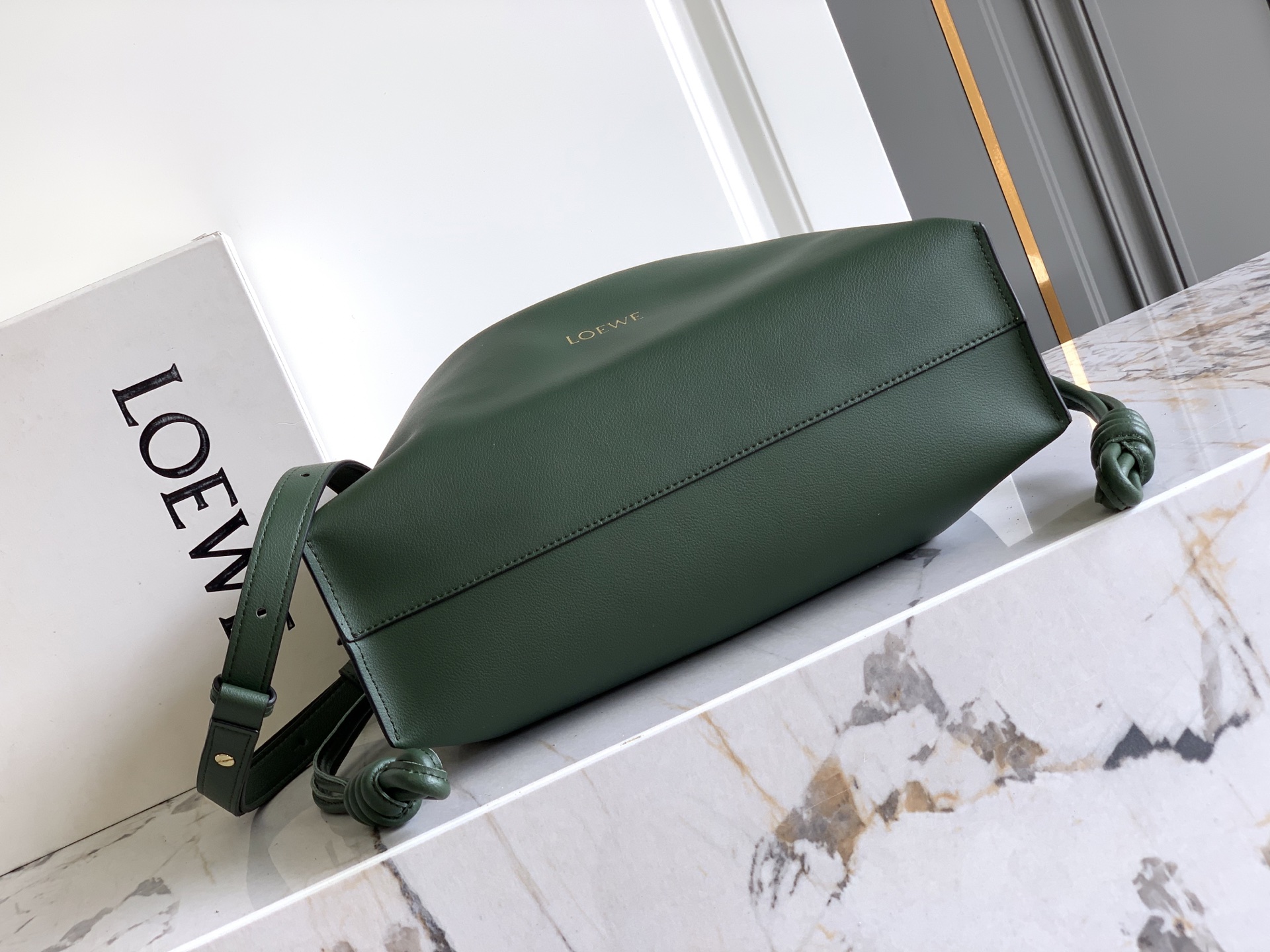 Loewe 大号Flamenco clutch “升级版”