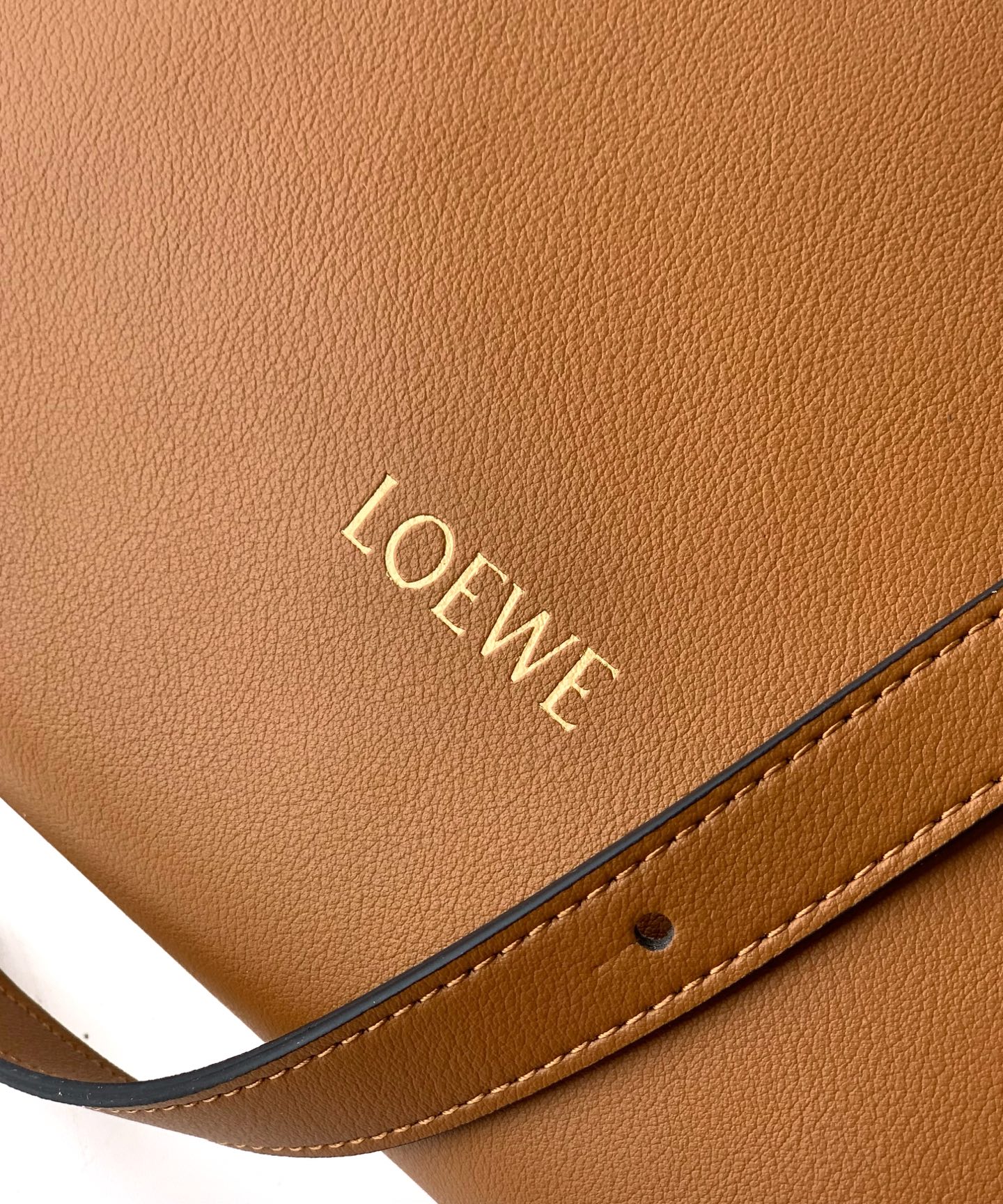 Loewe 大号Flamenco clutch “升级版”