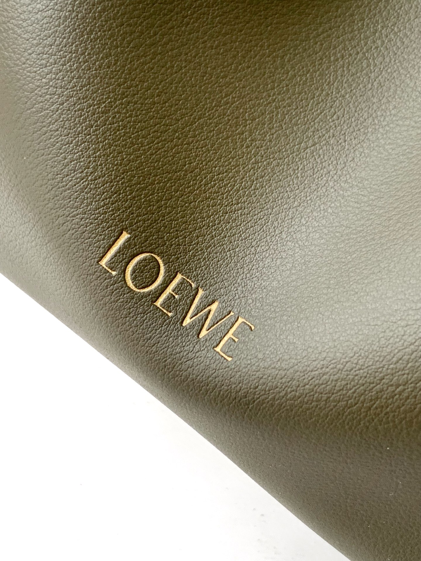 Loewe 大号Flamenco clutch “升级版”
