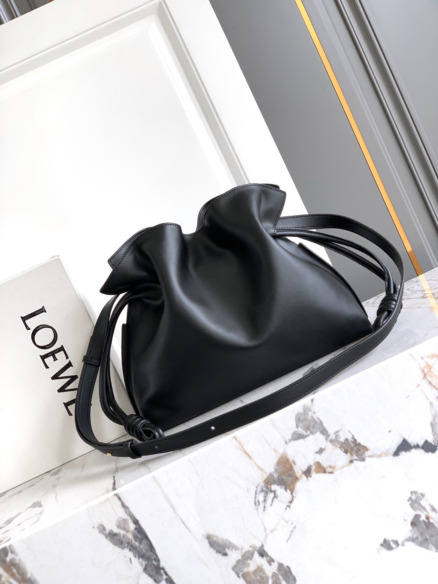 Loewe 大号Flamenco clutch “升级版”