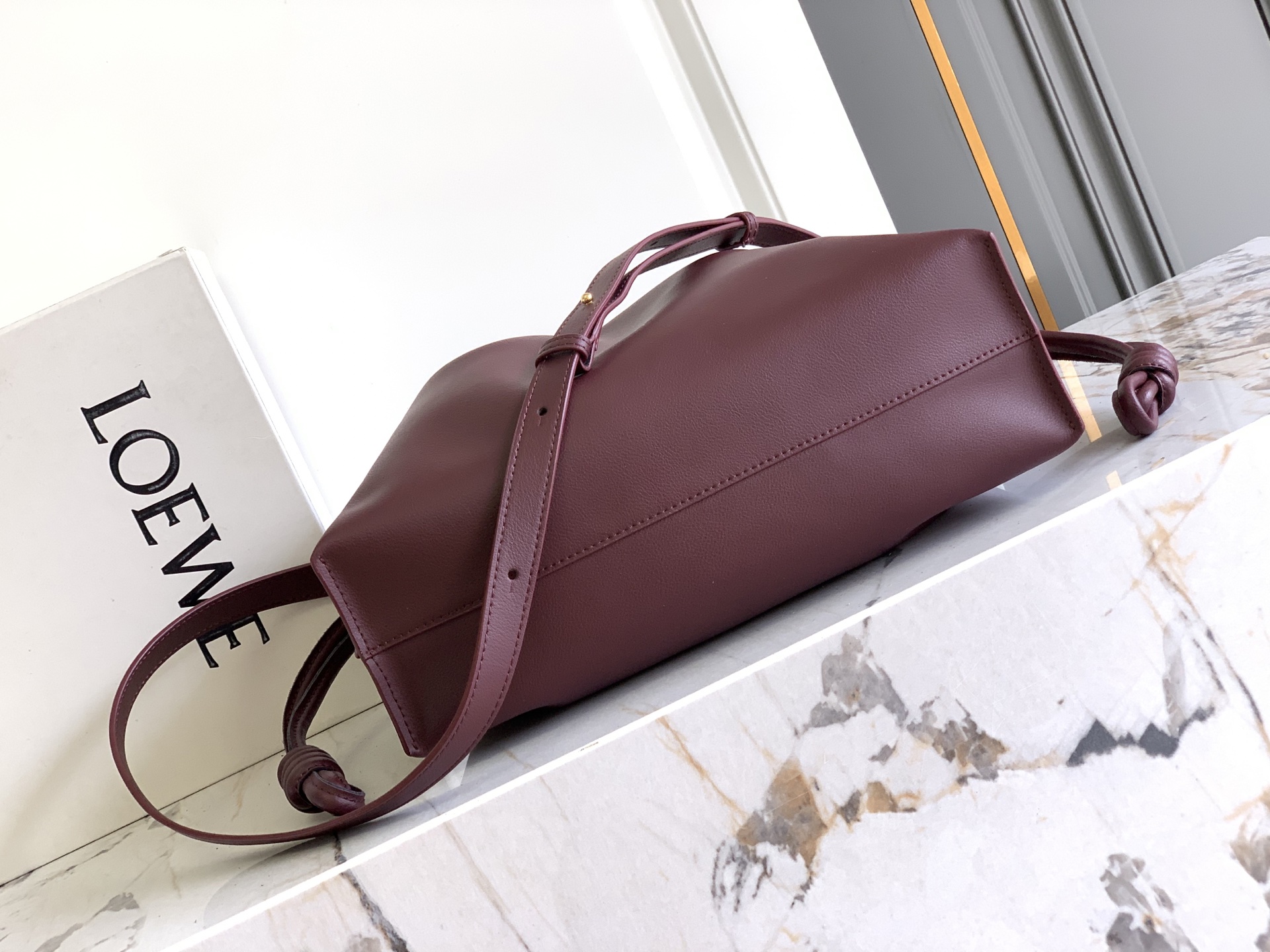 Loewe 大号Flamenco clutch “升级版”