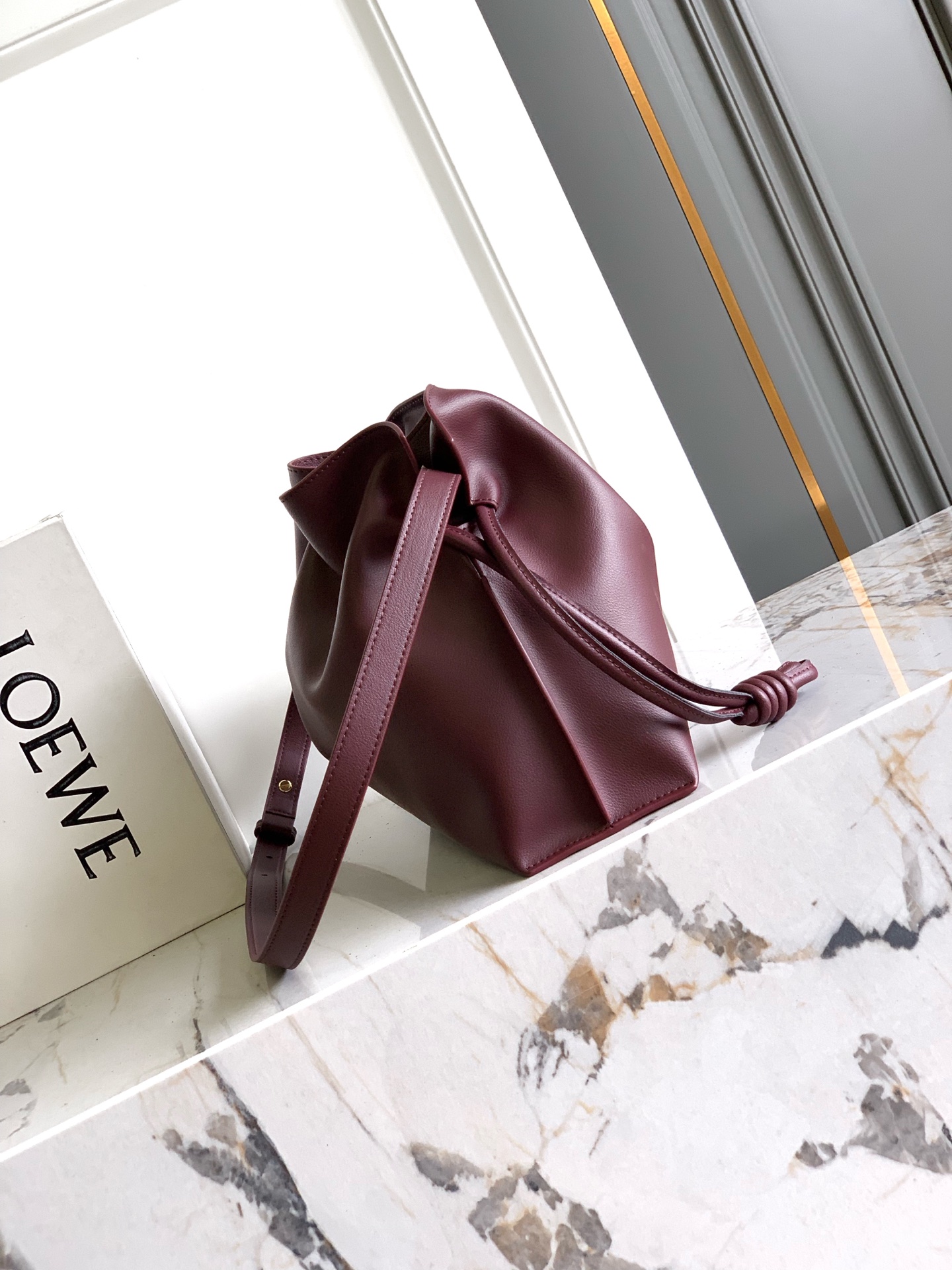Loewe 大号Flamenco clutch “升级版”