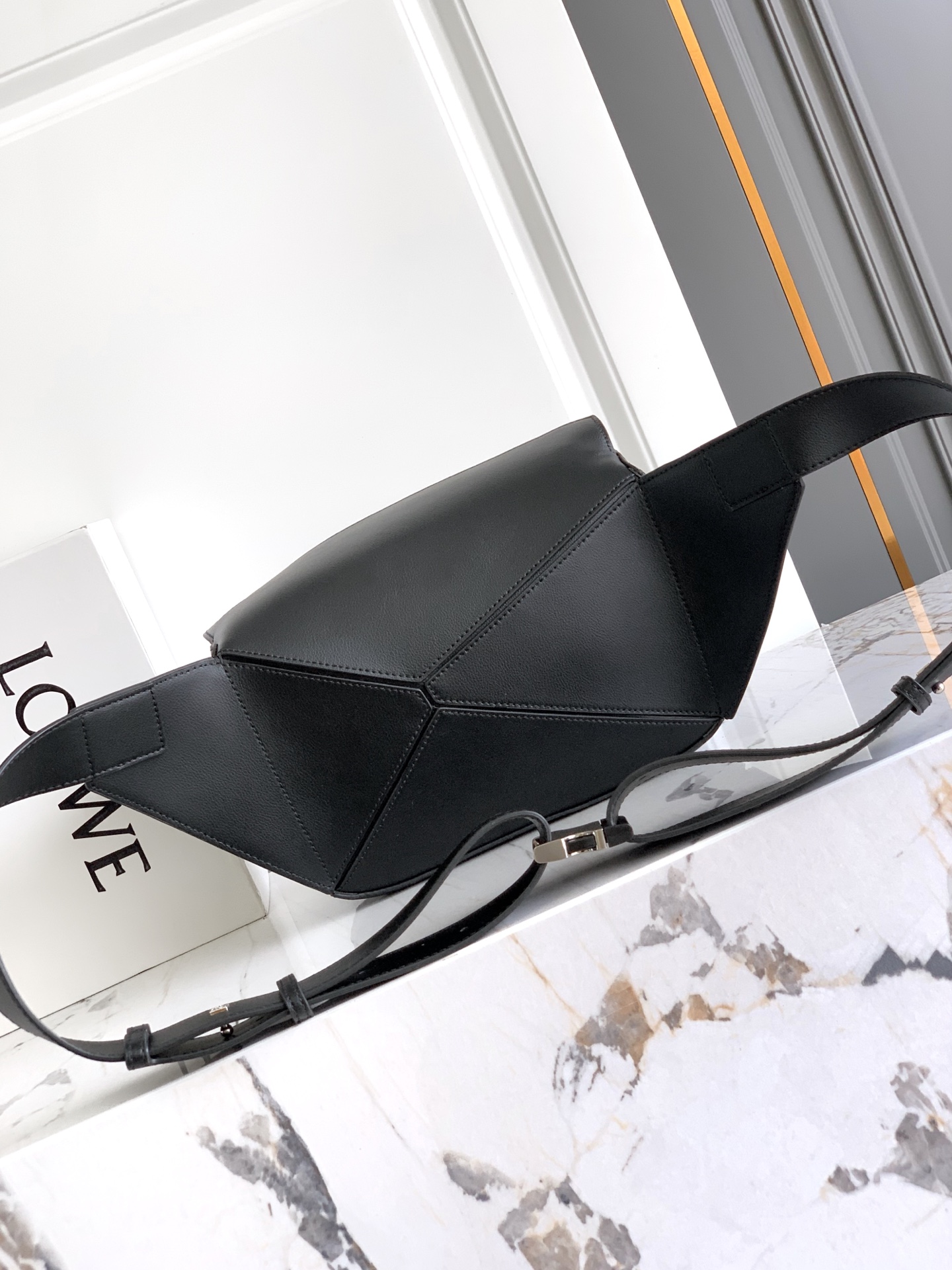Loewe Lo*we 新款 Puzzle 腰包