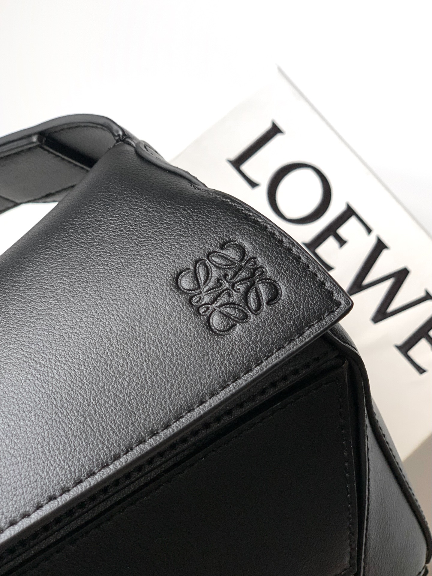 Loewe Lo*we 新款 Puzzle 腰包