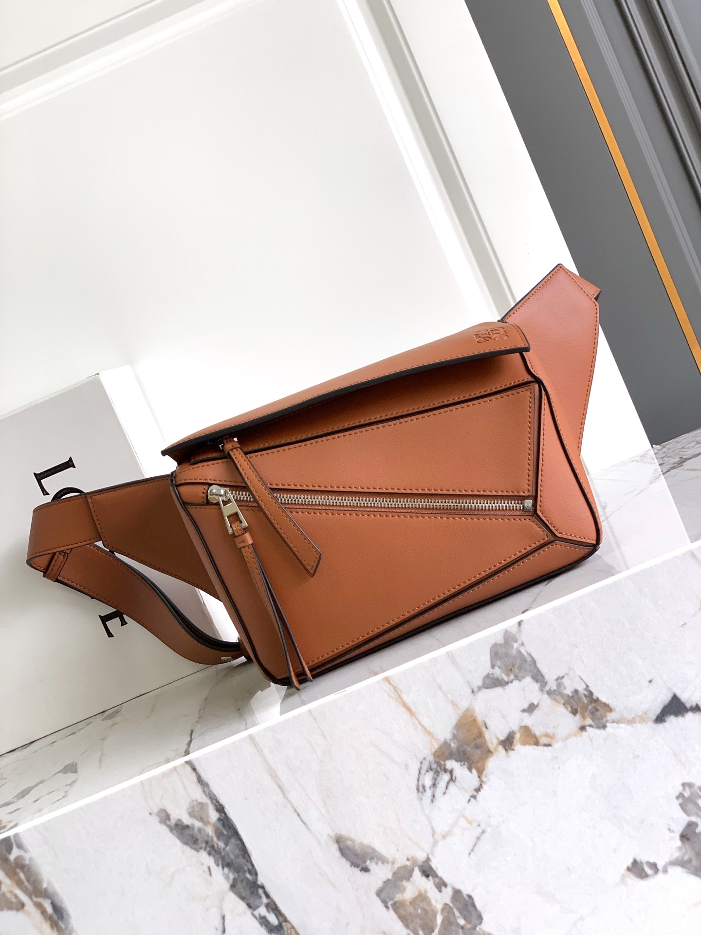 Loewe Lo*we 新款 Puzzle 腰包