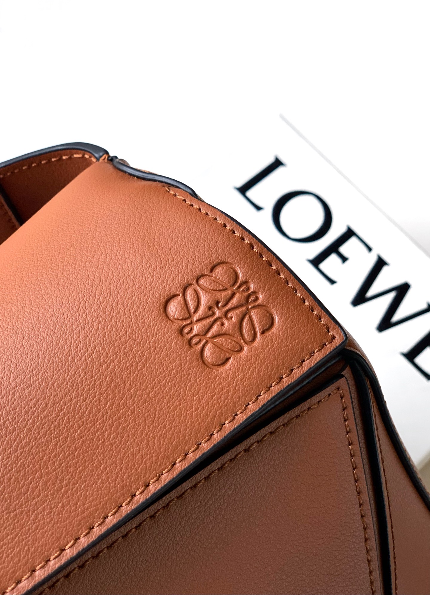 Loewe Lo*we 新款 Puzzle 腰包