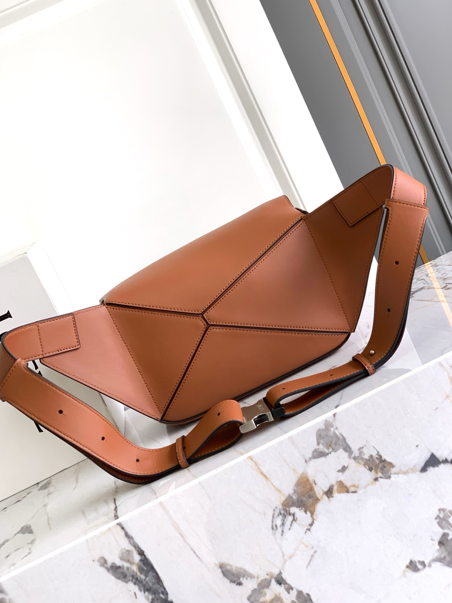 Loewe Lo*we 新款 Puzzle 腰包
