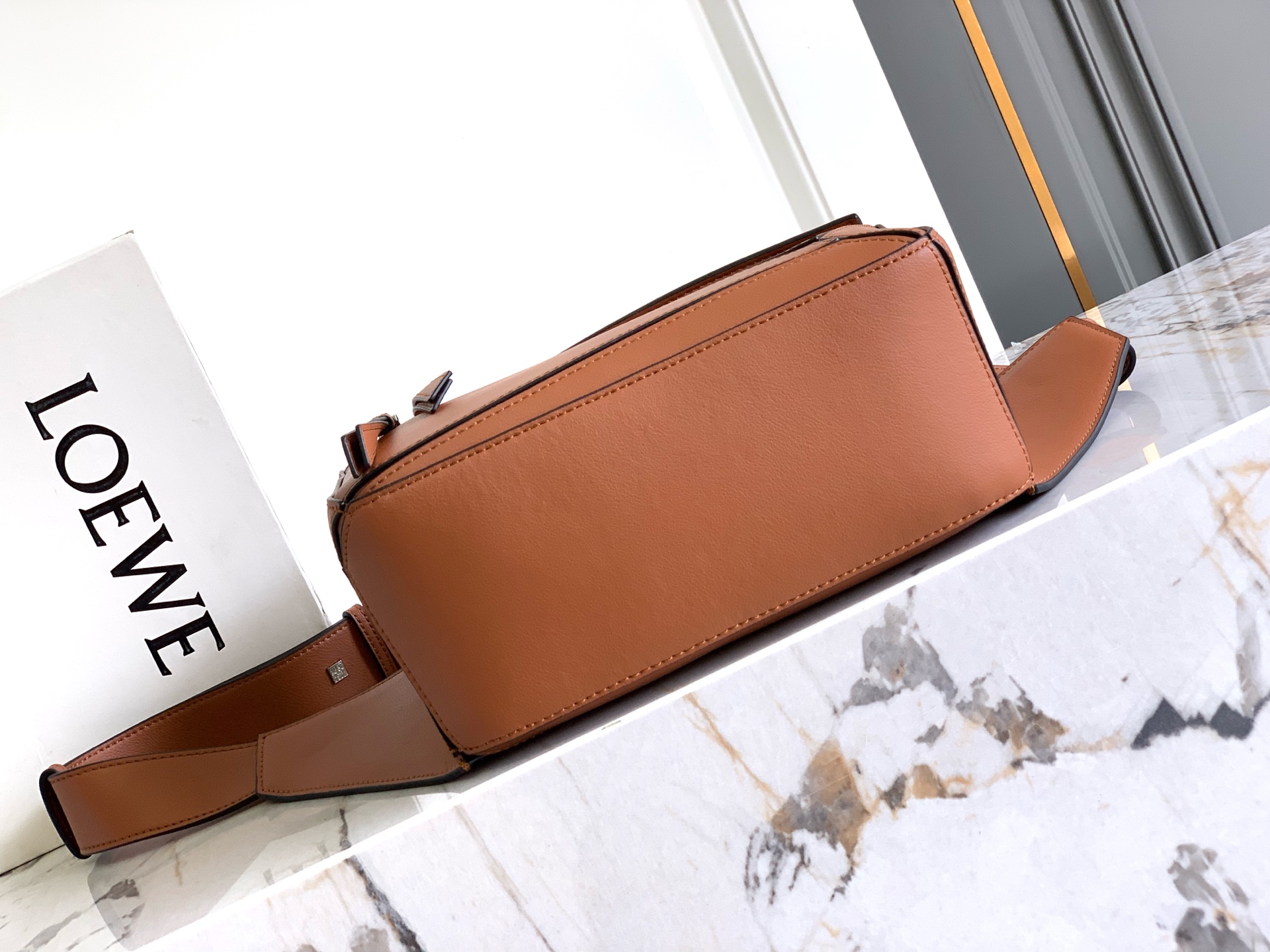 Loewe Lo*we 新款 Puzzle 腰包