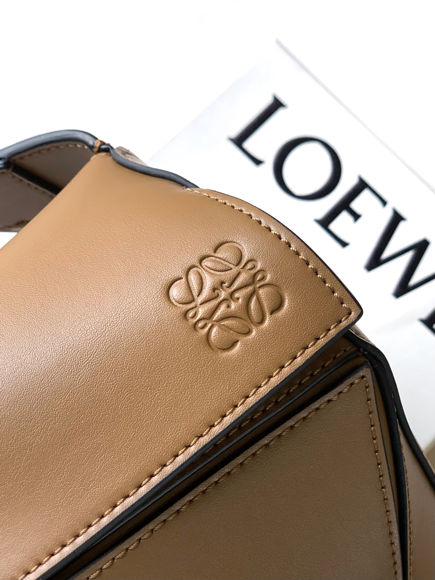 Loewe Lo*we 新款 Puzzle 腰包