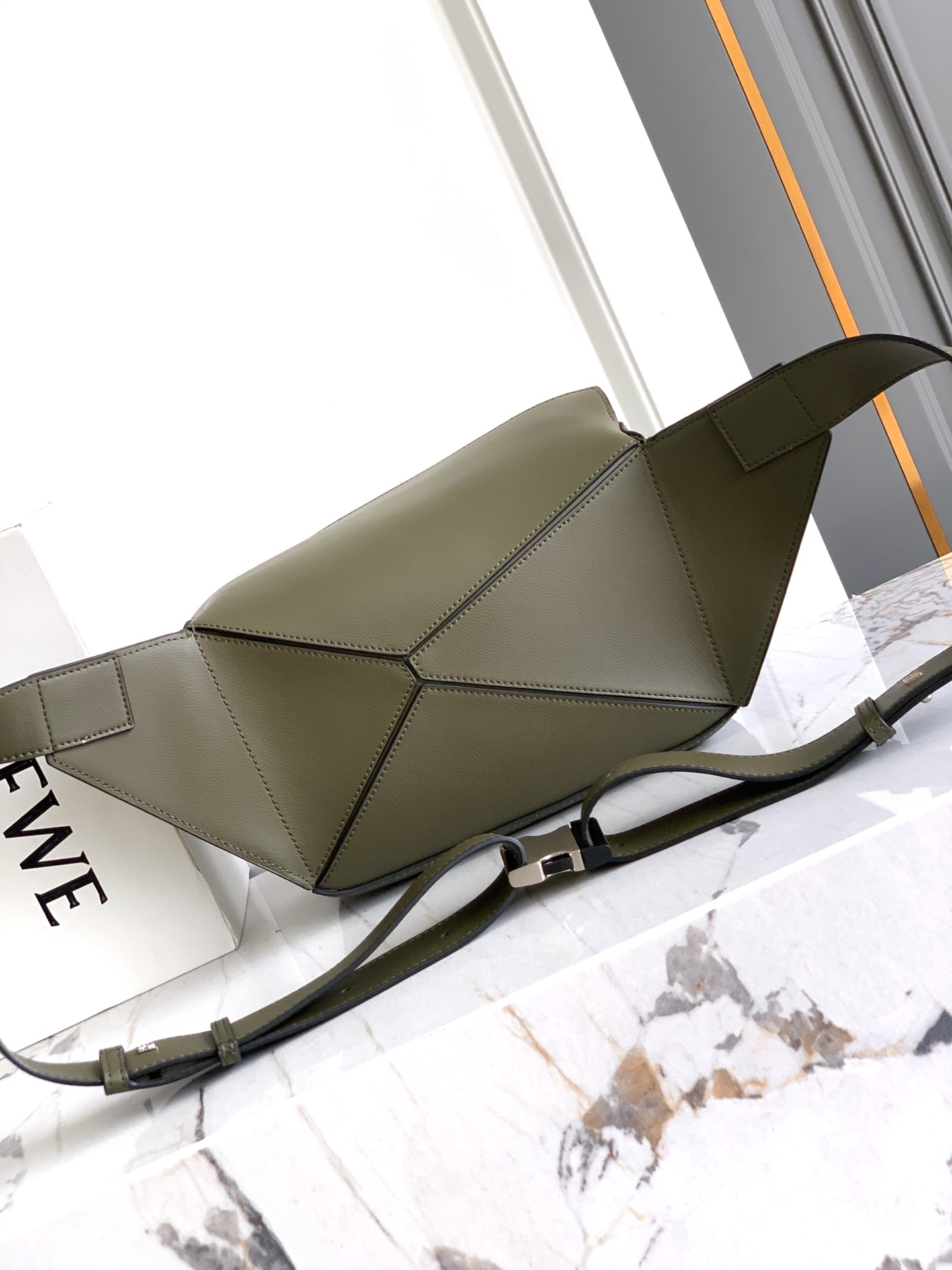 Loewe Lo*we 新款 Puzzle 腰包