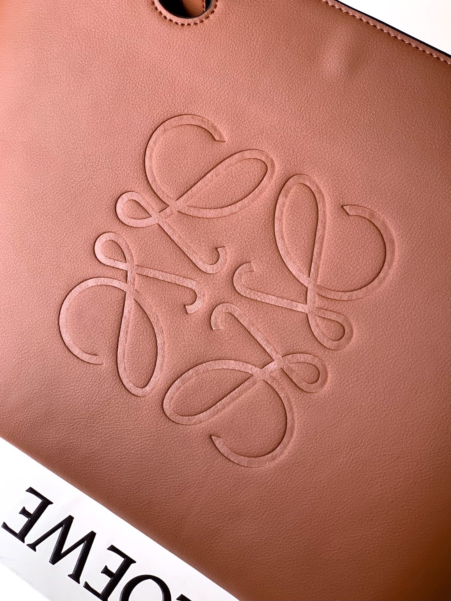 Loewe *𝘈𝘯𝘢𝘨𝘳𝘢𝘮 𝘛𝘰𝘵𝘦 印花托特包