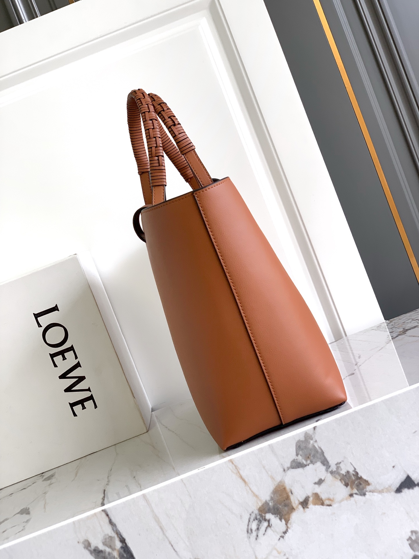 Loewe *𝘈𝘯𝘢𝘨𝘳𝘢𝘮 𝘛𝘰𝘵𝘦 印花托特包