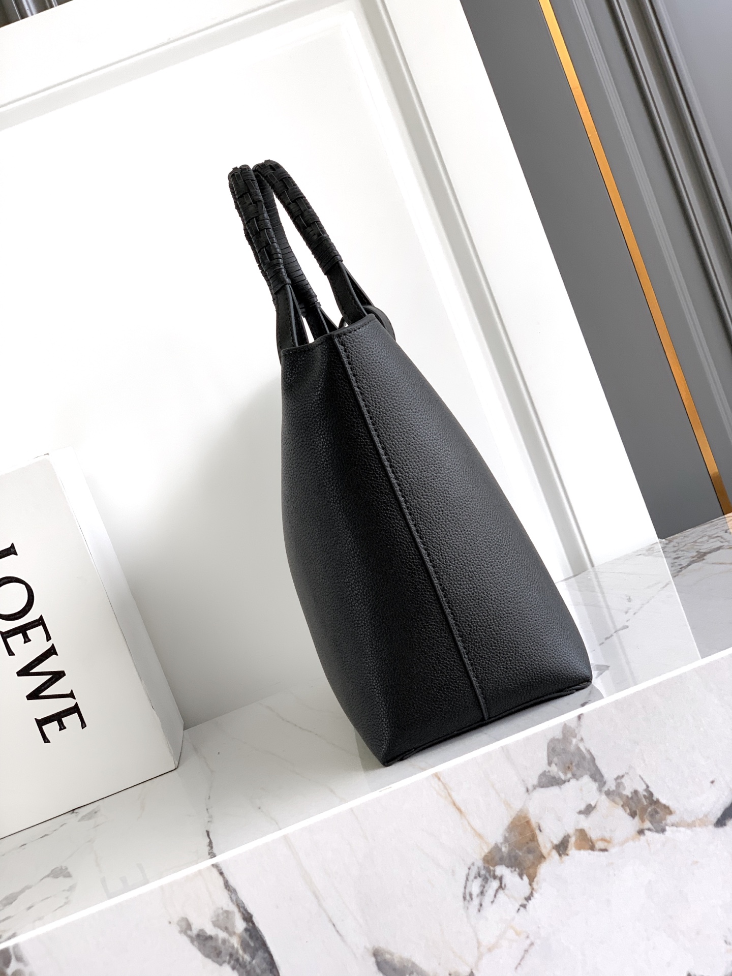 Loewe *𝘈𝘯𝘢𝘨𝘳𝘢𝘮 𝘛𝘰𝘵𝘦 印花托特包