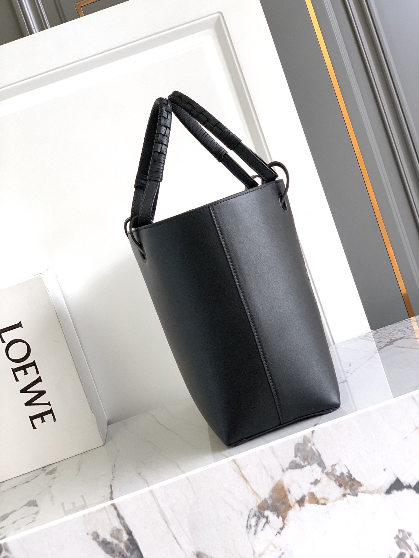 Loewe *𝘈𝘯𝘢𝘨𝘳𝘢𝘮 𝘛𝘰𝘵𝘦 印花托特包