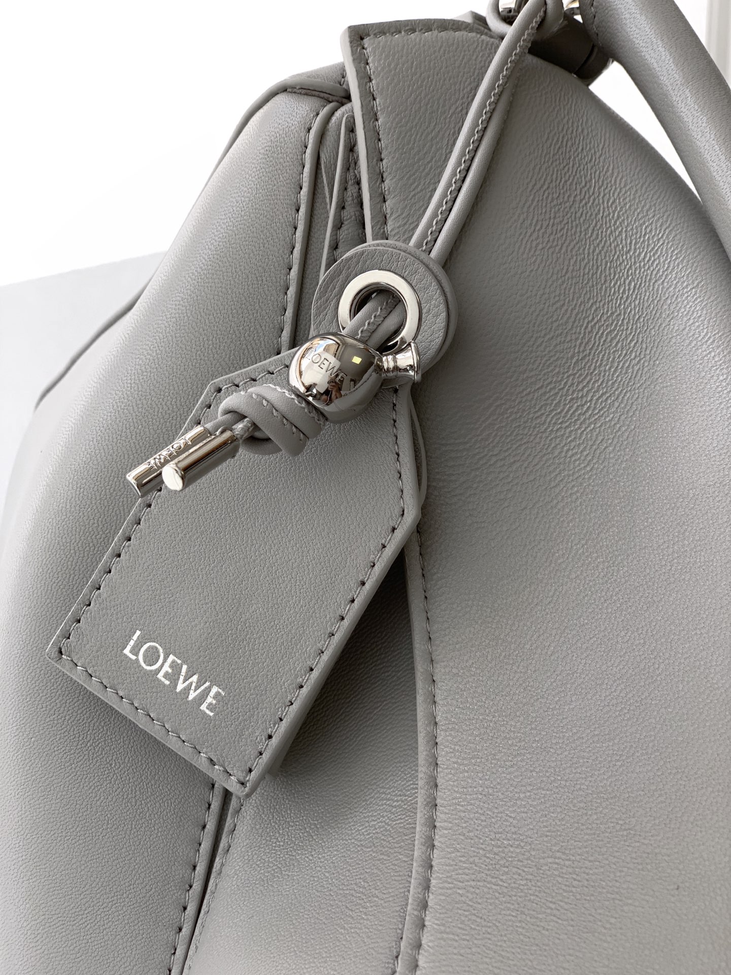 Loewe 25年最新 𝗣𝗨𝗭𝗭𝗟𝗘羊皮