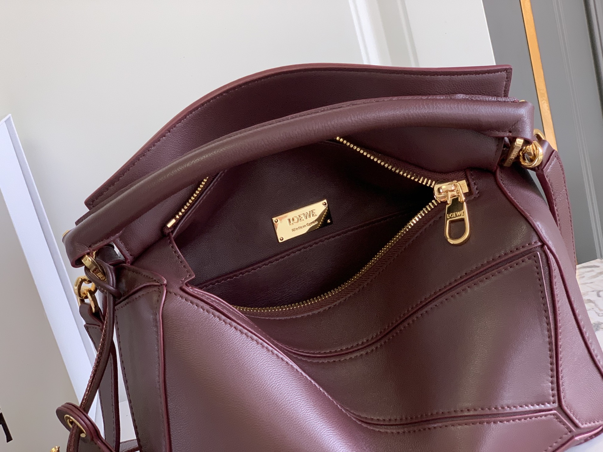 Loewe 25年最新 𝗣𝗨𝗭𝗭𝗟𝗘羊皮