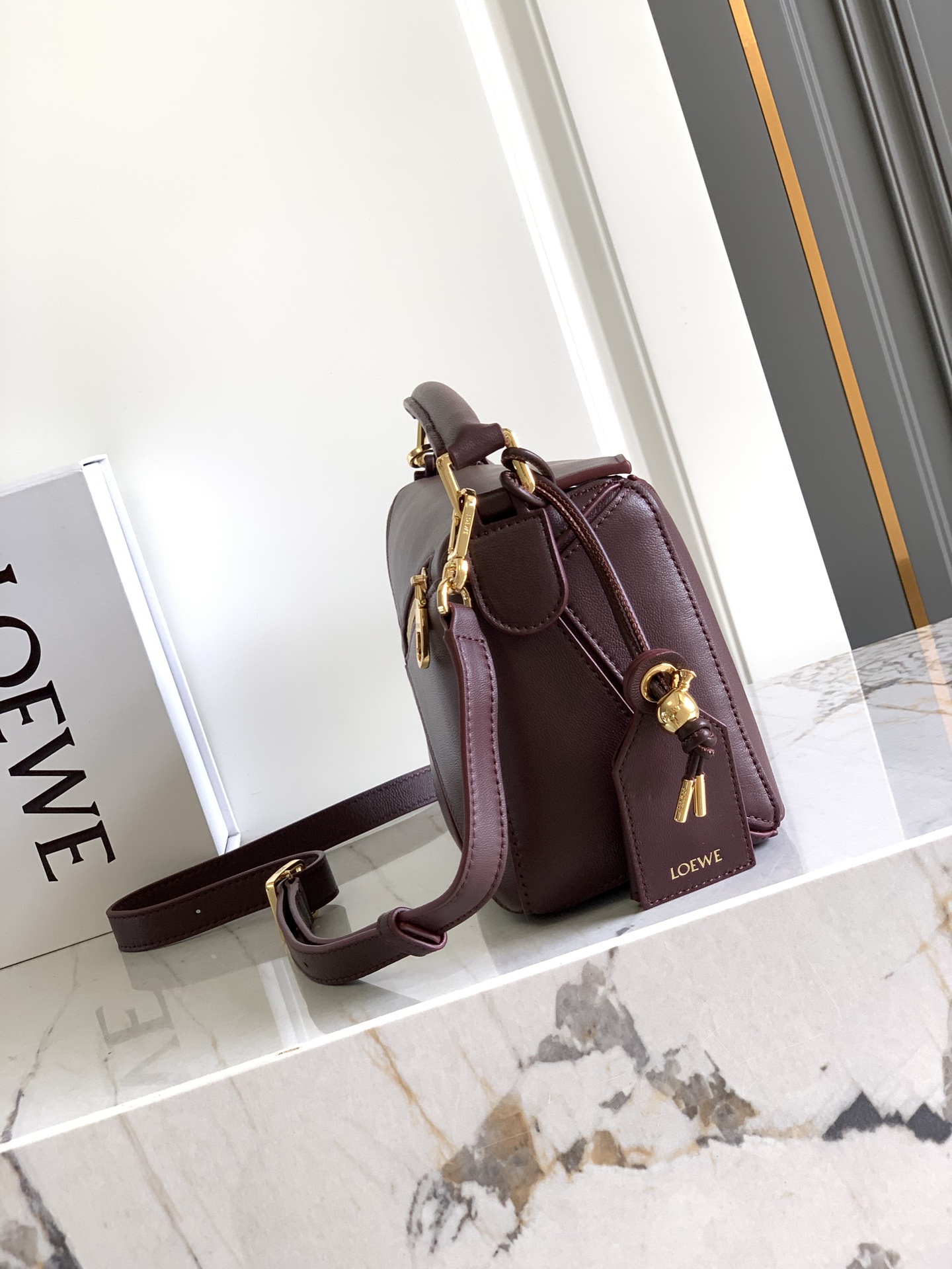 Loewe 25年最新 𝗣𝗨𝗭𝗭𝗟𝗘羊皮