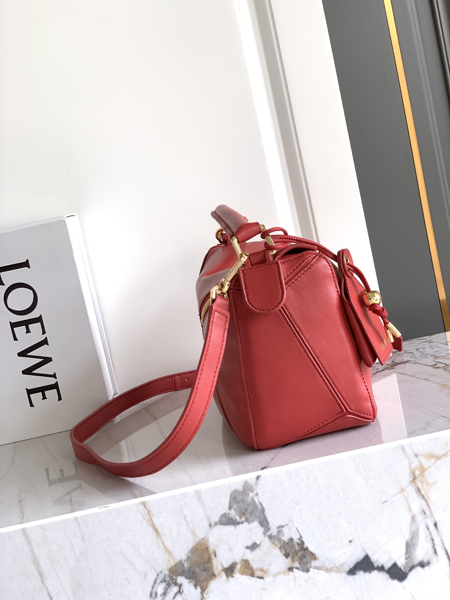 Loewe 25年最新 𝗣𝗨𝗭𝗭𝗟𝗘羊皮