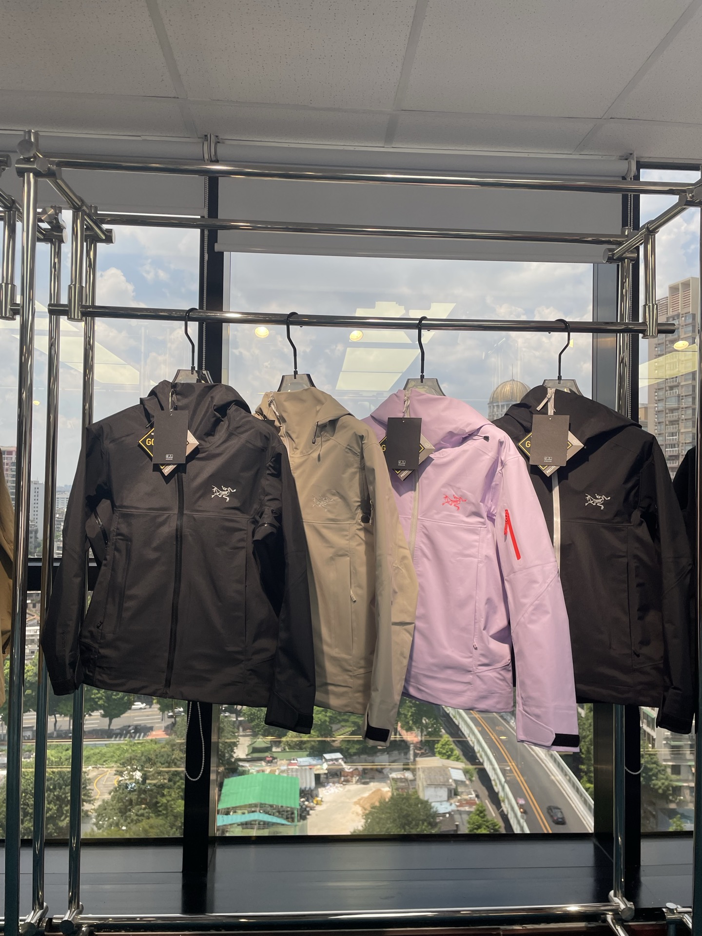 NO:520937,New autumn and winter style Archaeopteryx Beta Rattlesnake women's style, Storm purple is really beautiful, very beautiful color matching, arc'teryx, alexander wang19860909秋冬新款 始祖鸟Beta响尾蛇女款, 风暴紫真的太好看啦好好看的配色,arc'teryx,alexander wang,Men's clothing