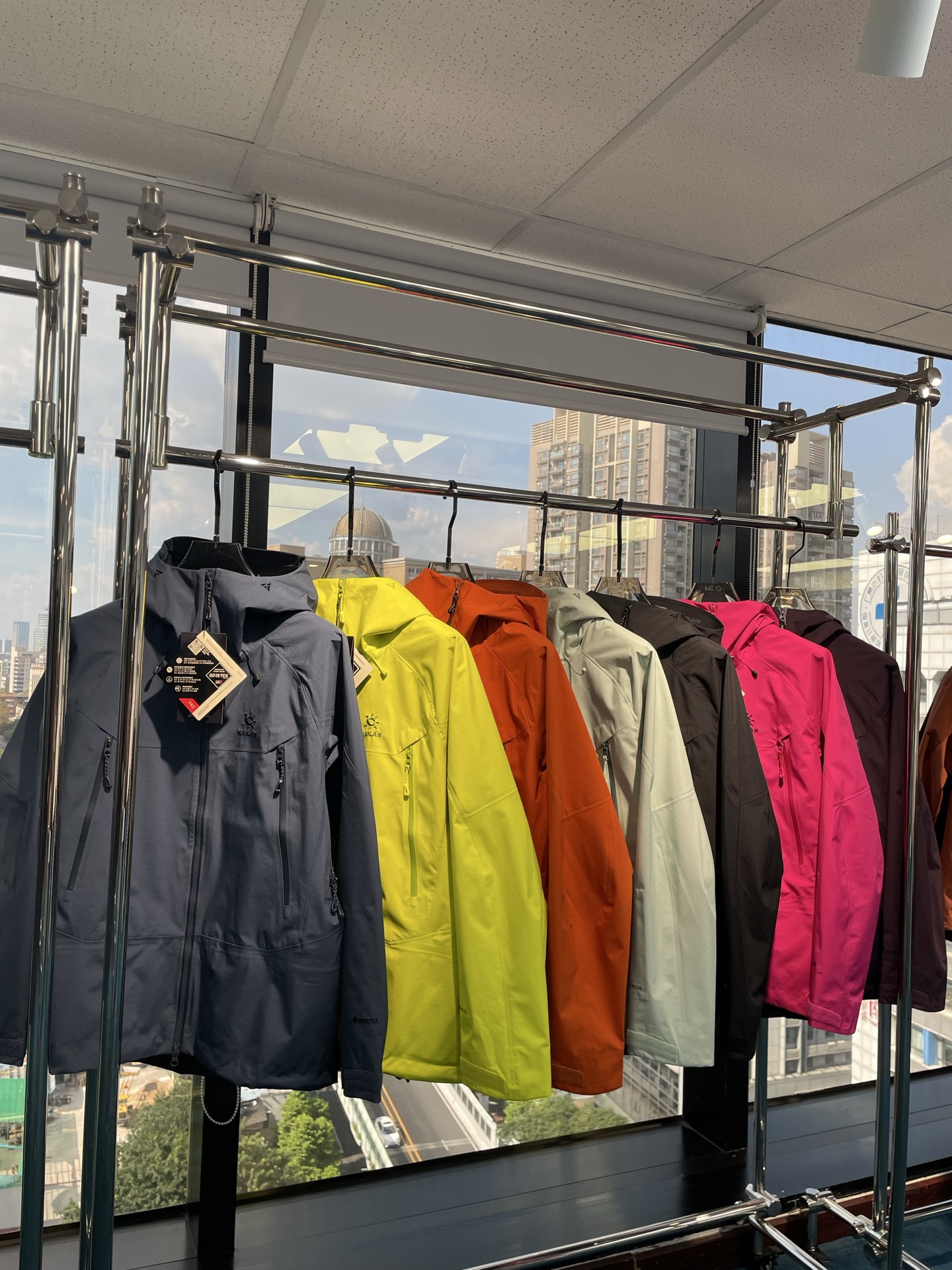 NO:520926,New autumn and winter models, domestic products, Kaileshi moutx MTX series, windbreaker, multi-color optional velvet powder, S-2XL,,alexander wang19860909秋冬新款 国货之光 凯乐石moutx MTX系列 冲锋衣 多色可选绒篙粉 码数S-2XL,,alexander wang,Men's clothing