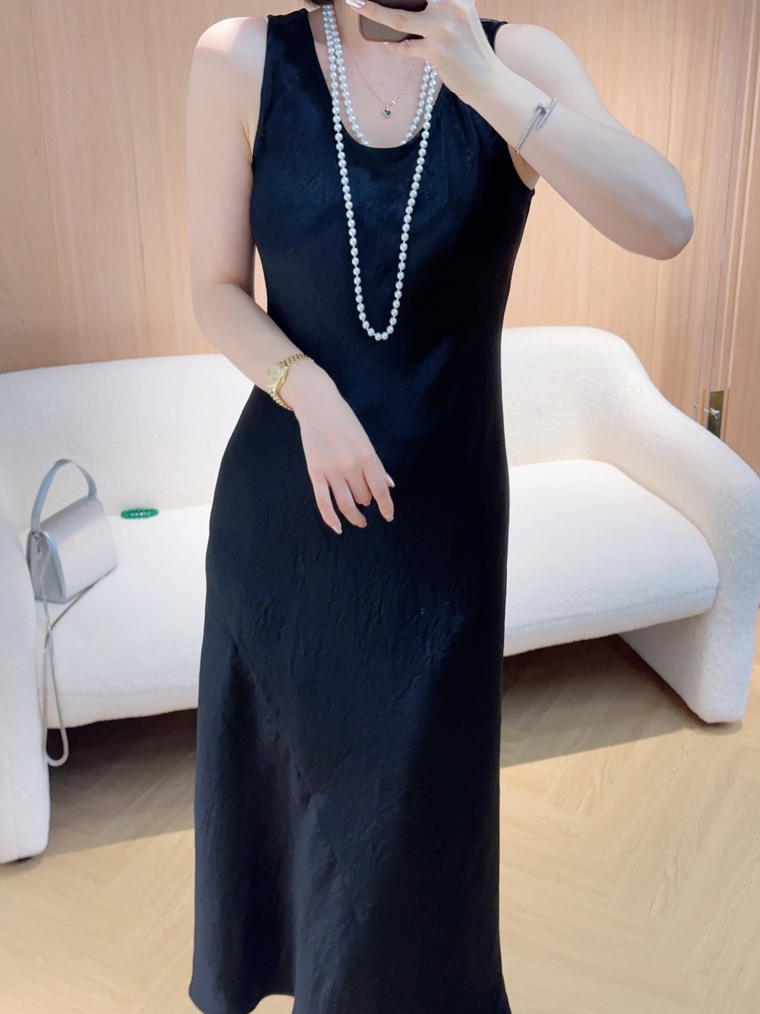 High-End Women’s Suit with Sandro’s Acid Vests: Specifications, Colors, and Quality - 图片 1