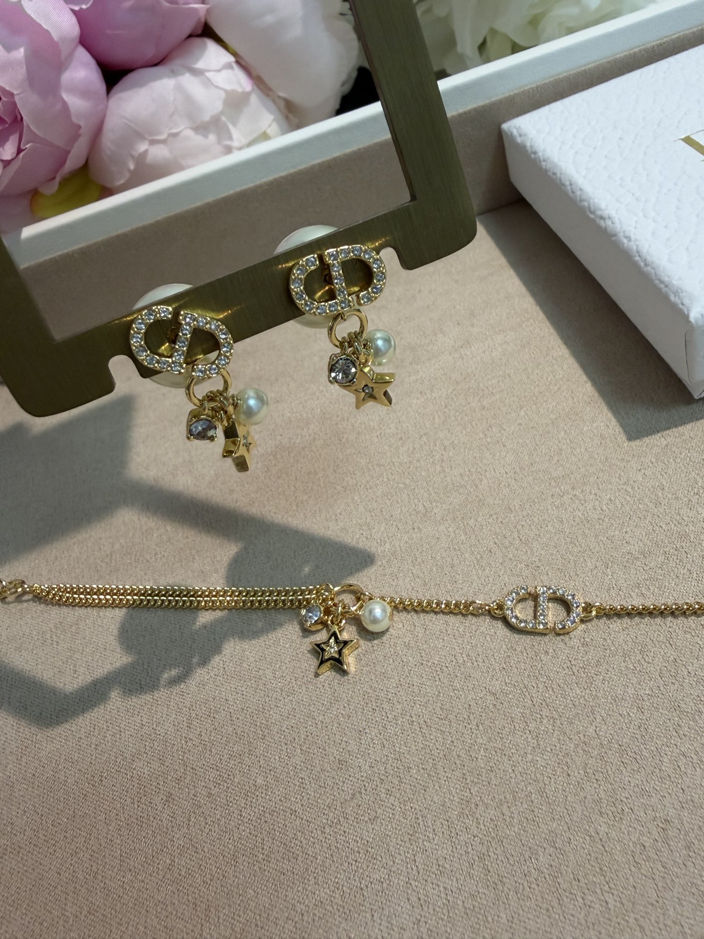 디올 귀걸이 135210 Dior Earrings 썸네일 이미지